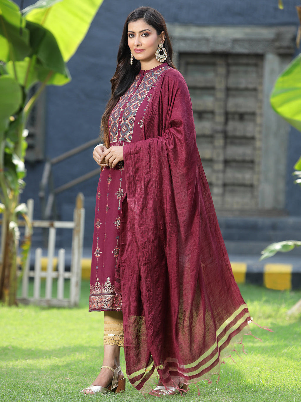 Juniper Womens Wine Rayon Foil Printed Kurta With Dupatta Set