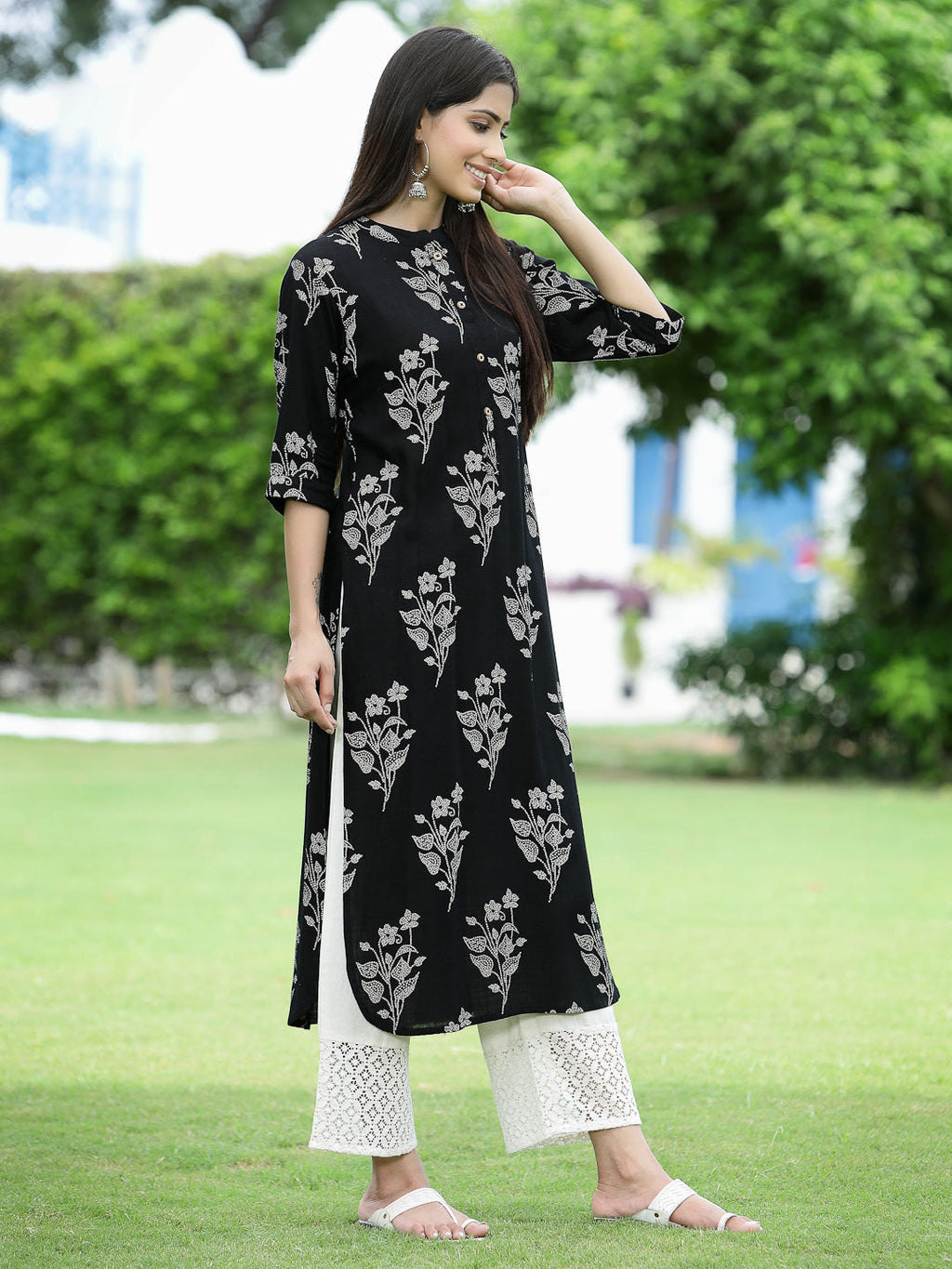 Juniper Womens Black Rayon Slub Printed Straight Kurta