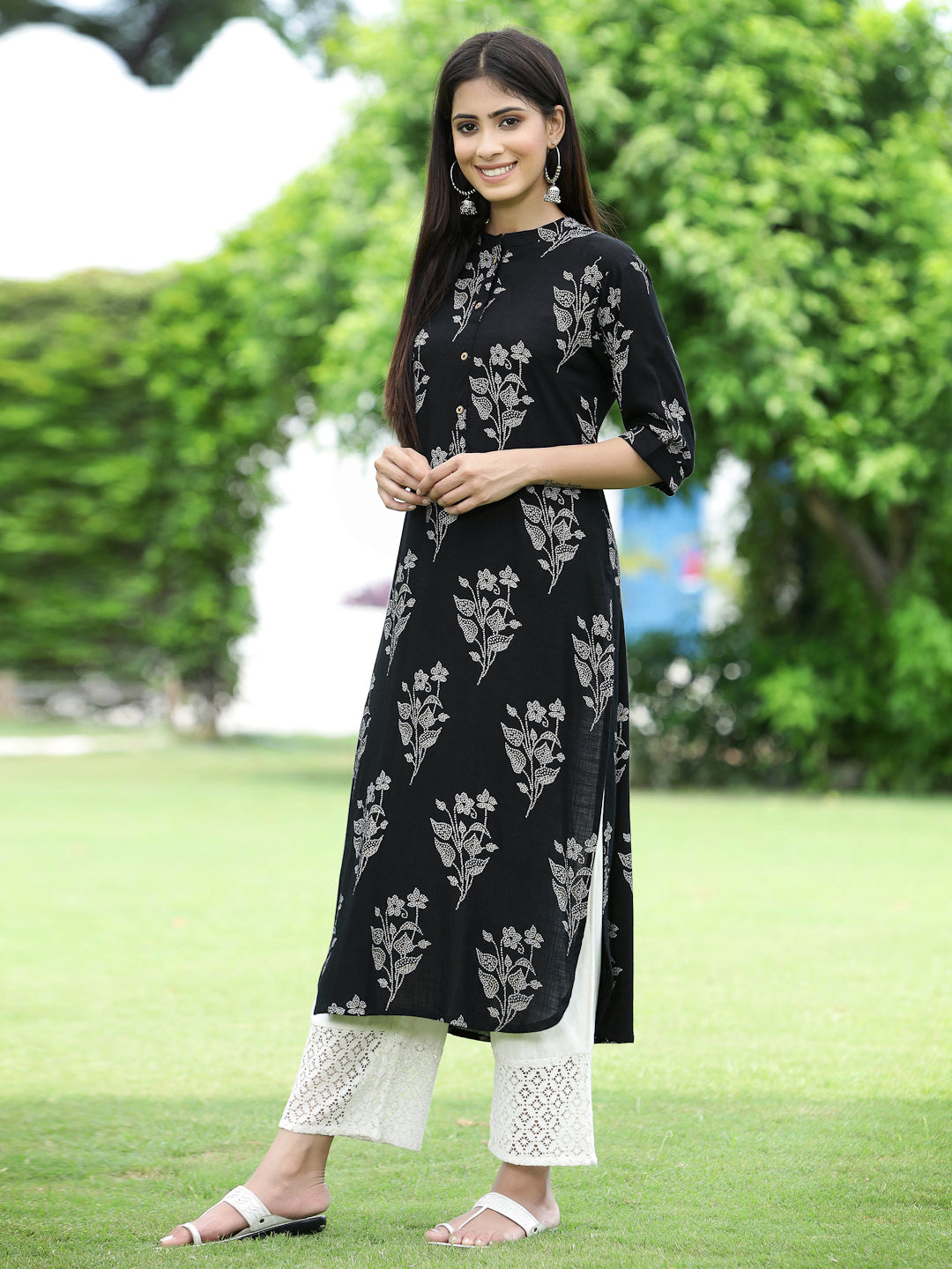 Juniper Womens Black Rayon Slub Printed Straight Kurta
