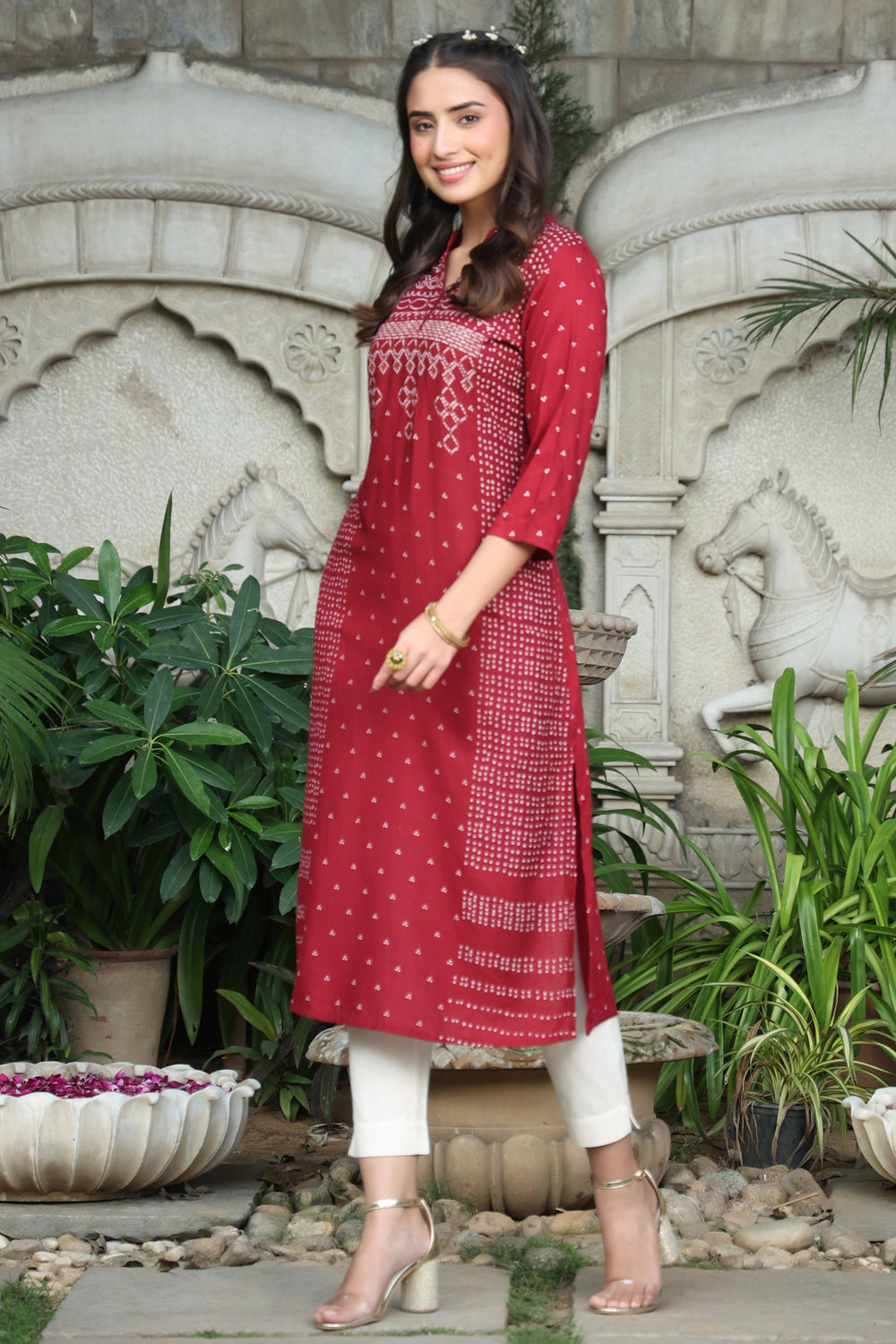 Juniper Women's Maroon Rayon Slub Bandhani A-Line Kurta