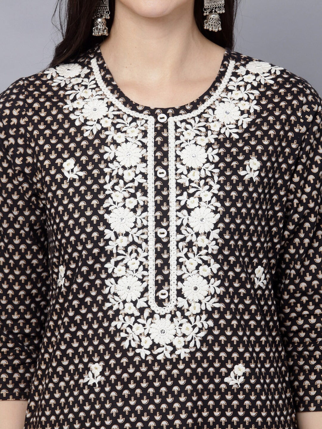 HERE&NOW Women Geometric Yoke Design Thread Work Kurta