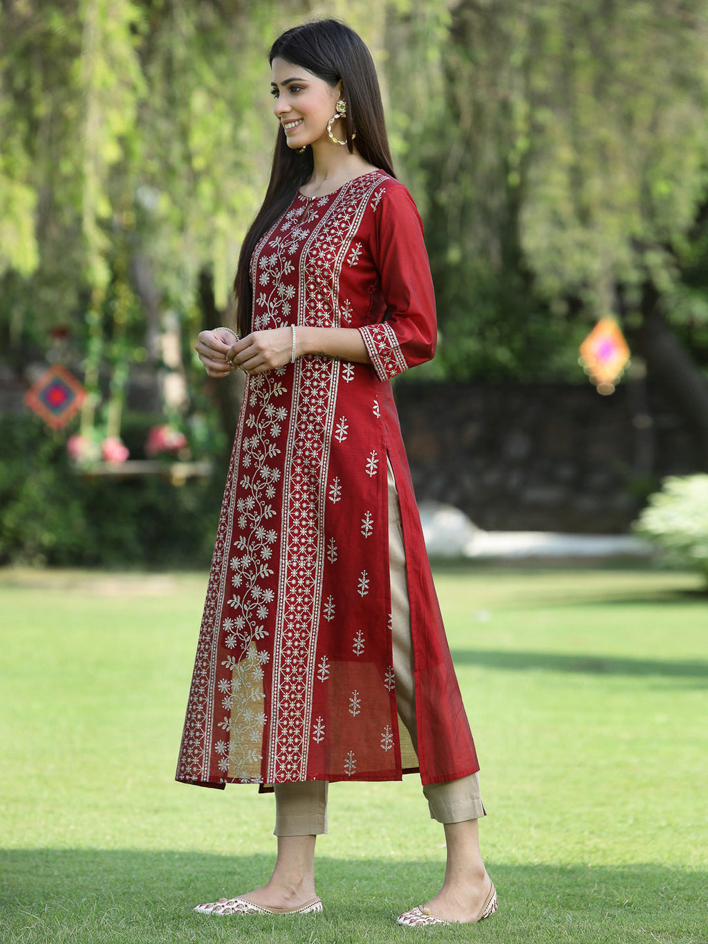 Juniper Womens Maroon Modal Chanderi Foil Printed Straight Kurta