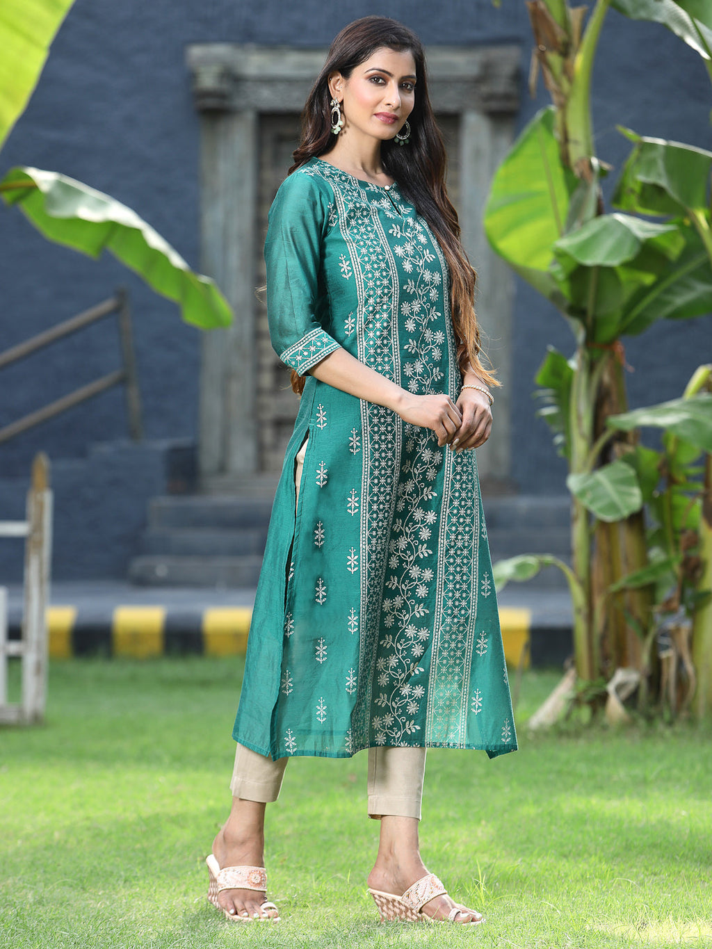 Juniper Womens Ramagreen Modal Chanderi Foil Printed Straight Kurta