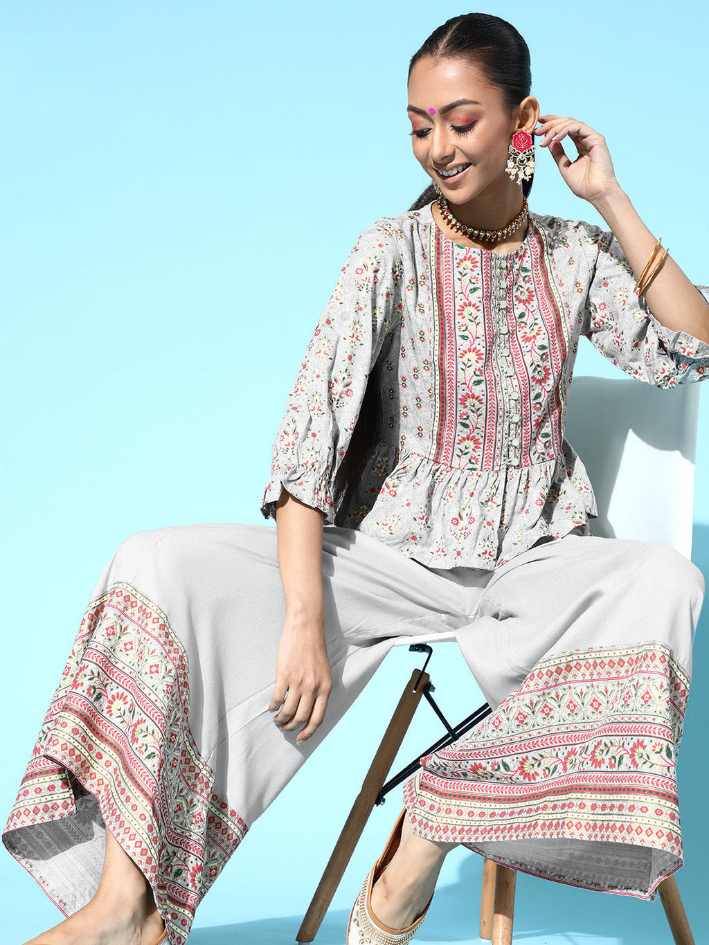 Juniper Womens Grey Floral Printed Rayon Clothing Set