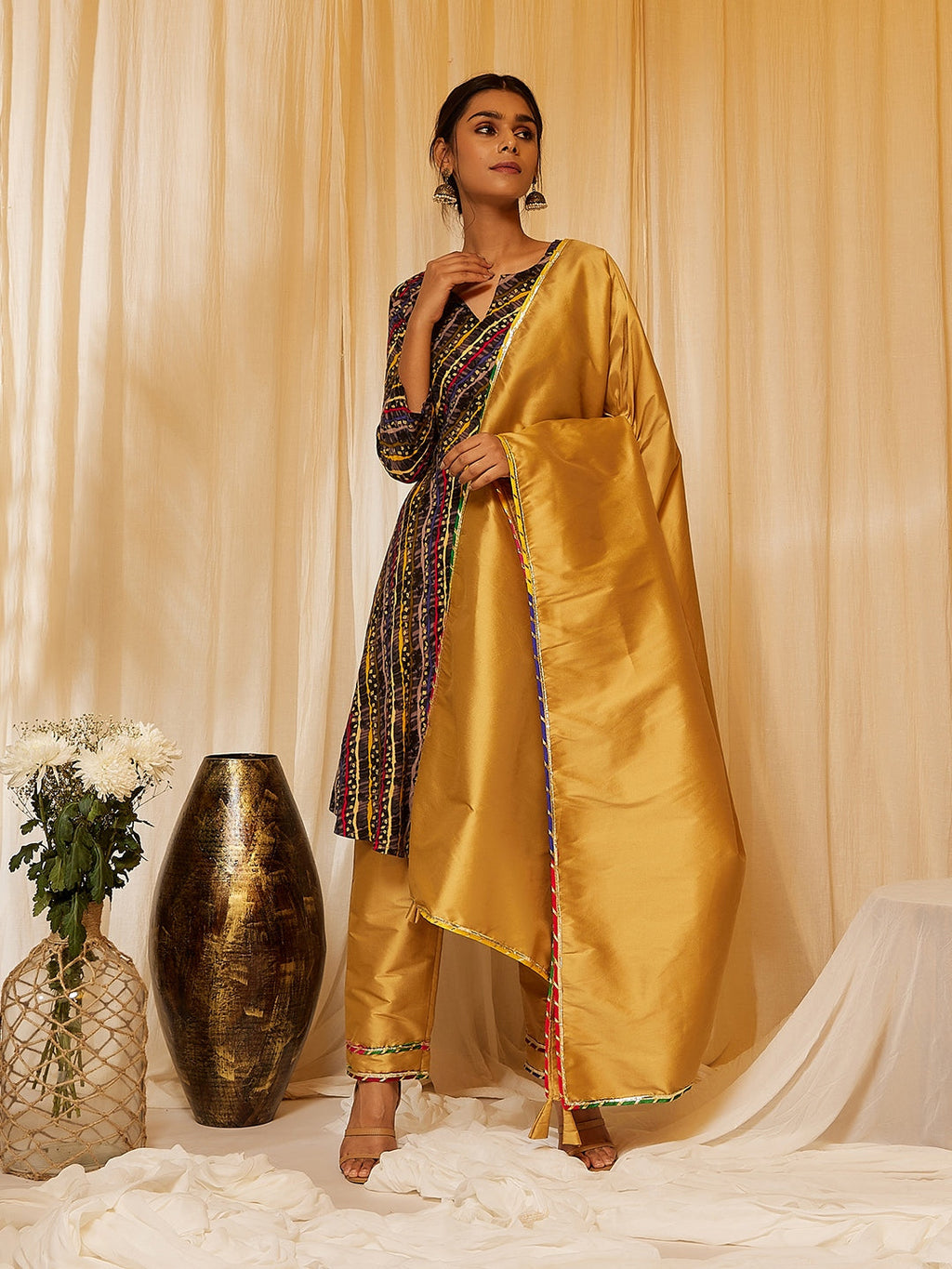 InWeave Charcoal Black Leheriya Silk Set