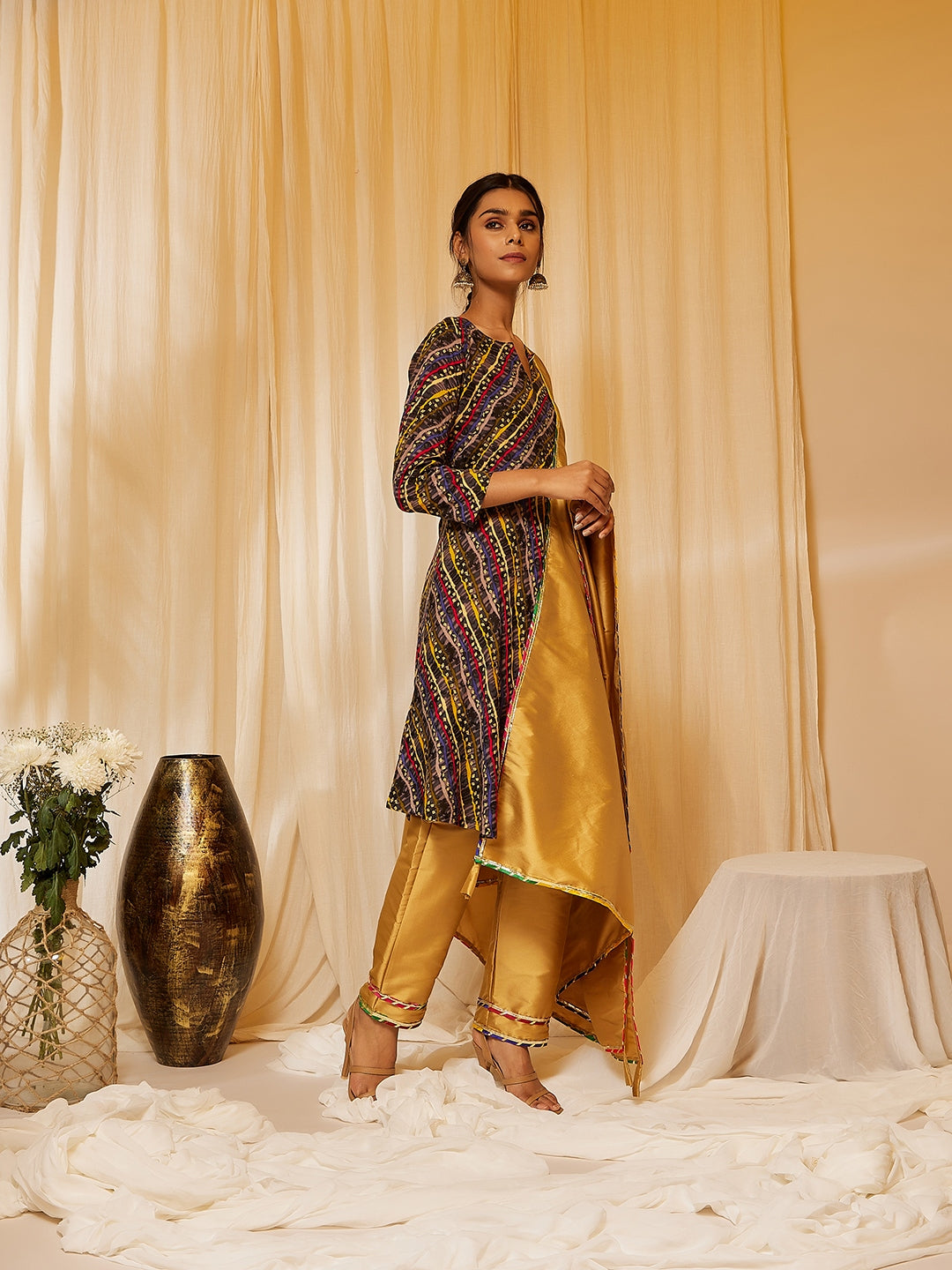InWeave Charcoal Black Leheriya Silk Set