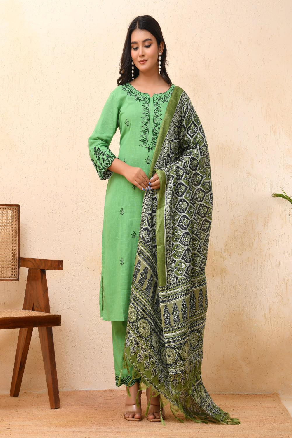 Vaasva Women Pista Embroidered Kurta Set With Solid Pants & Printed Dupatta