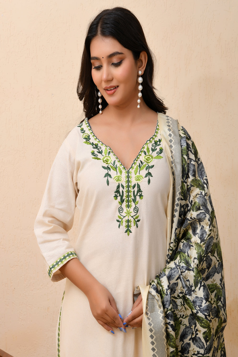 Vaasva Women Cream Embroidered Suit Set