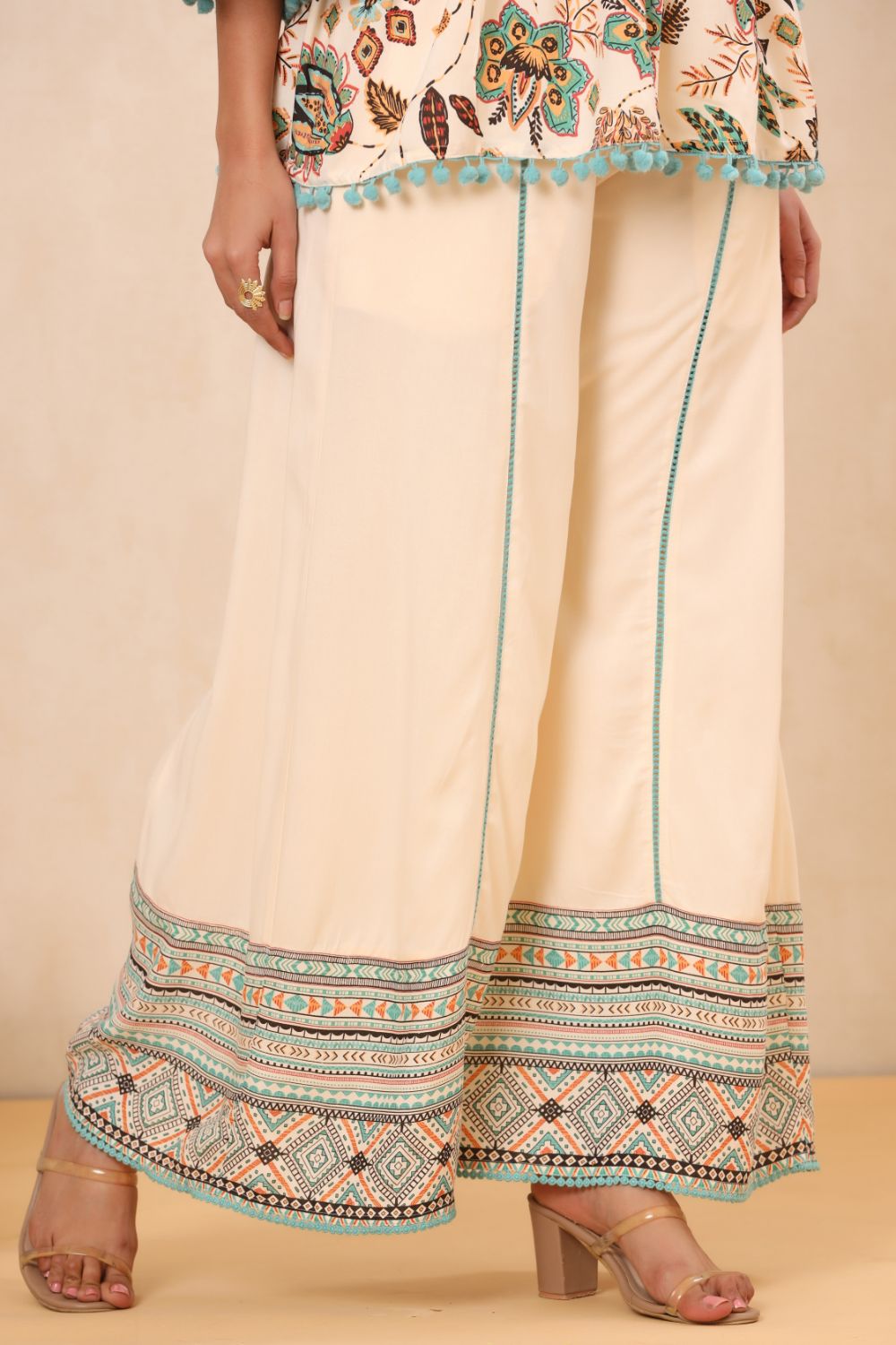 Juniper Womens Ivory Floral Printed Rayon Clothing Set