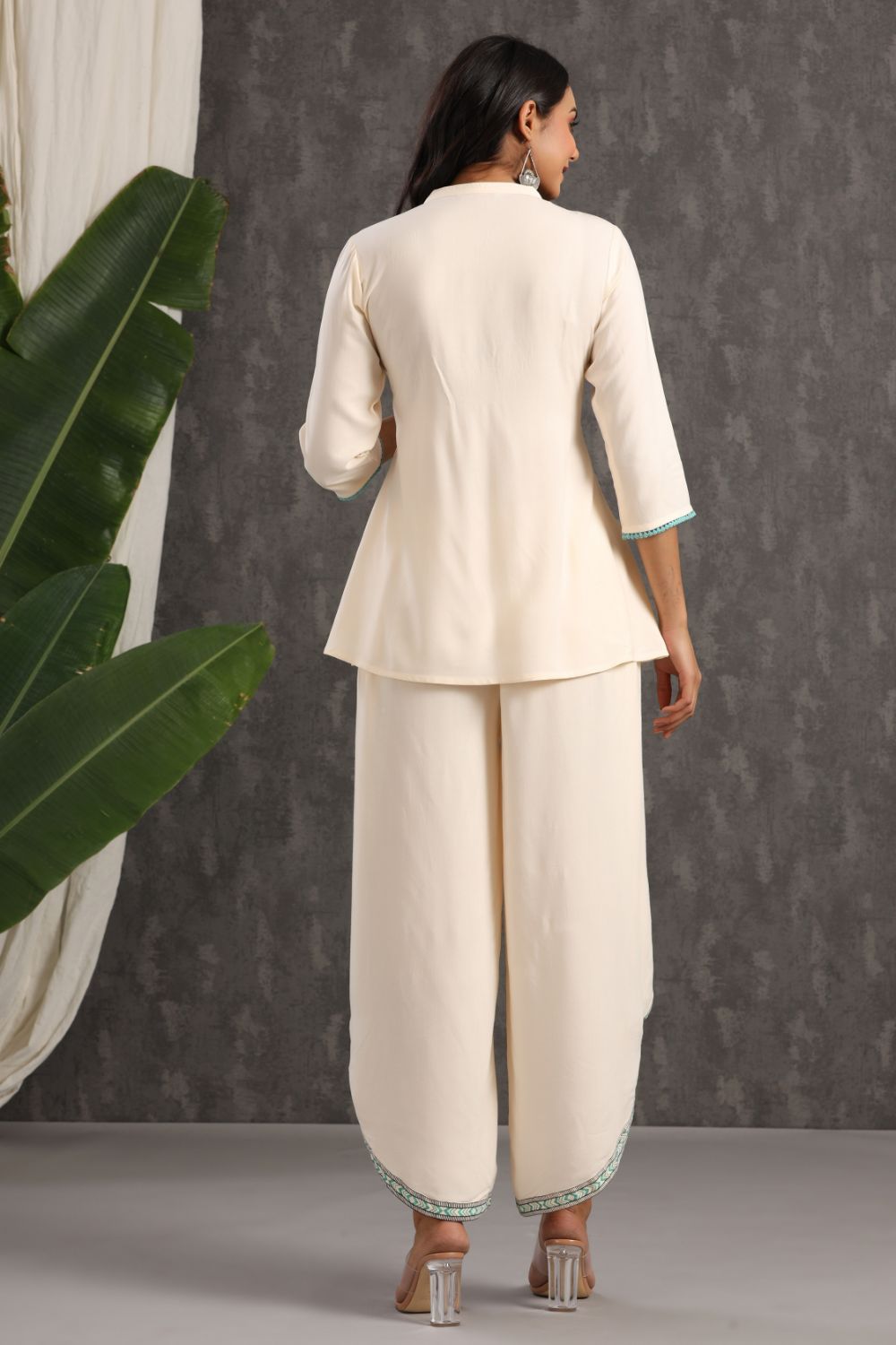 Juniper Womens Ivory Rayon Embroidered Peplum Clothing Set