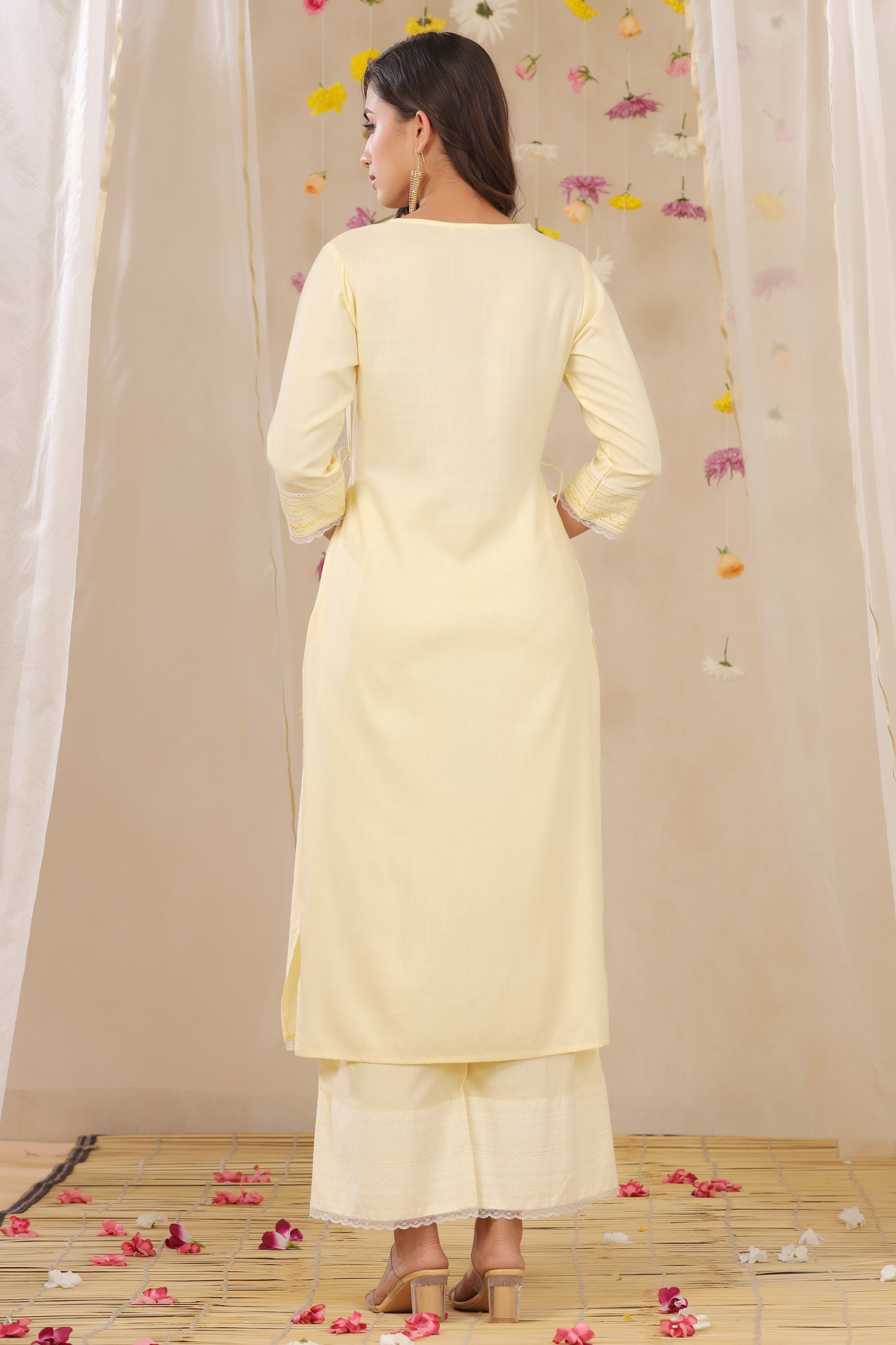 Juniper Women's Yellow Cotton Blend Printed Kurta Set