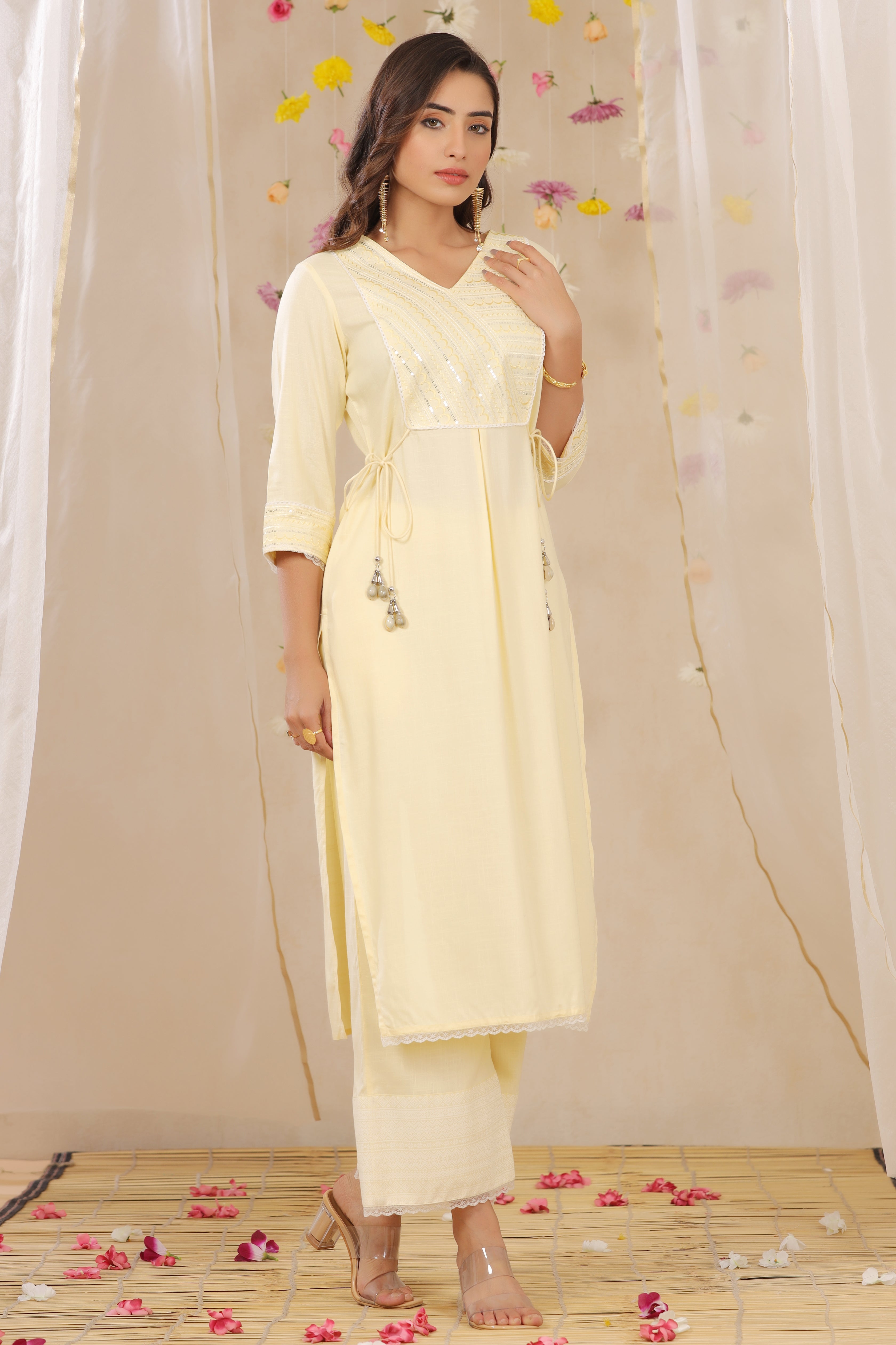 Juniper Women's Yellow Cotton Blend Printed Kurta Set
