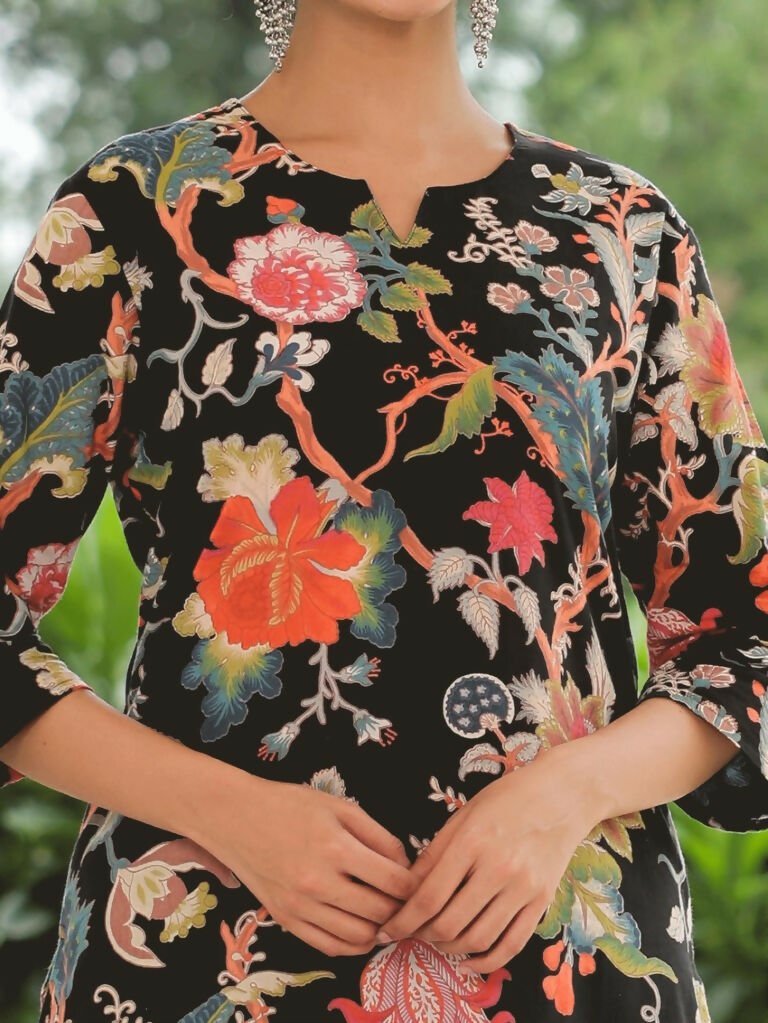 Aramya Straight Soft Cotton Floral Print Women's Kurta Set - Black