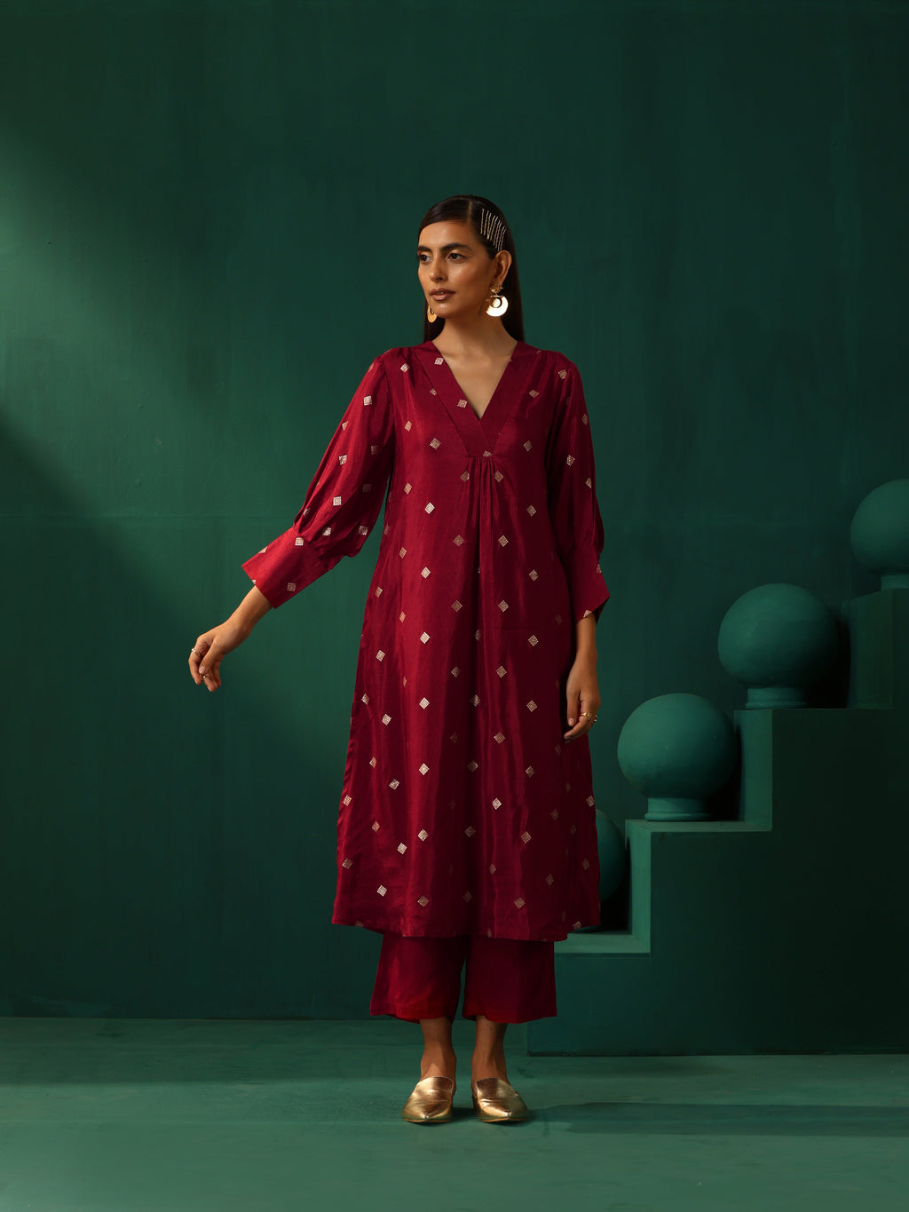 trueBrowns Maroon Diamond Viscose Silk Puff Sleeve Kurta Pant Set