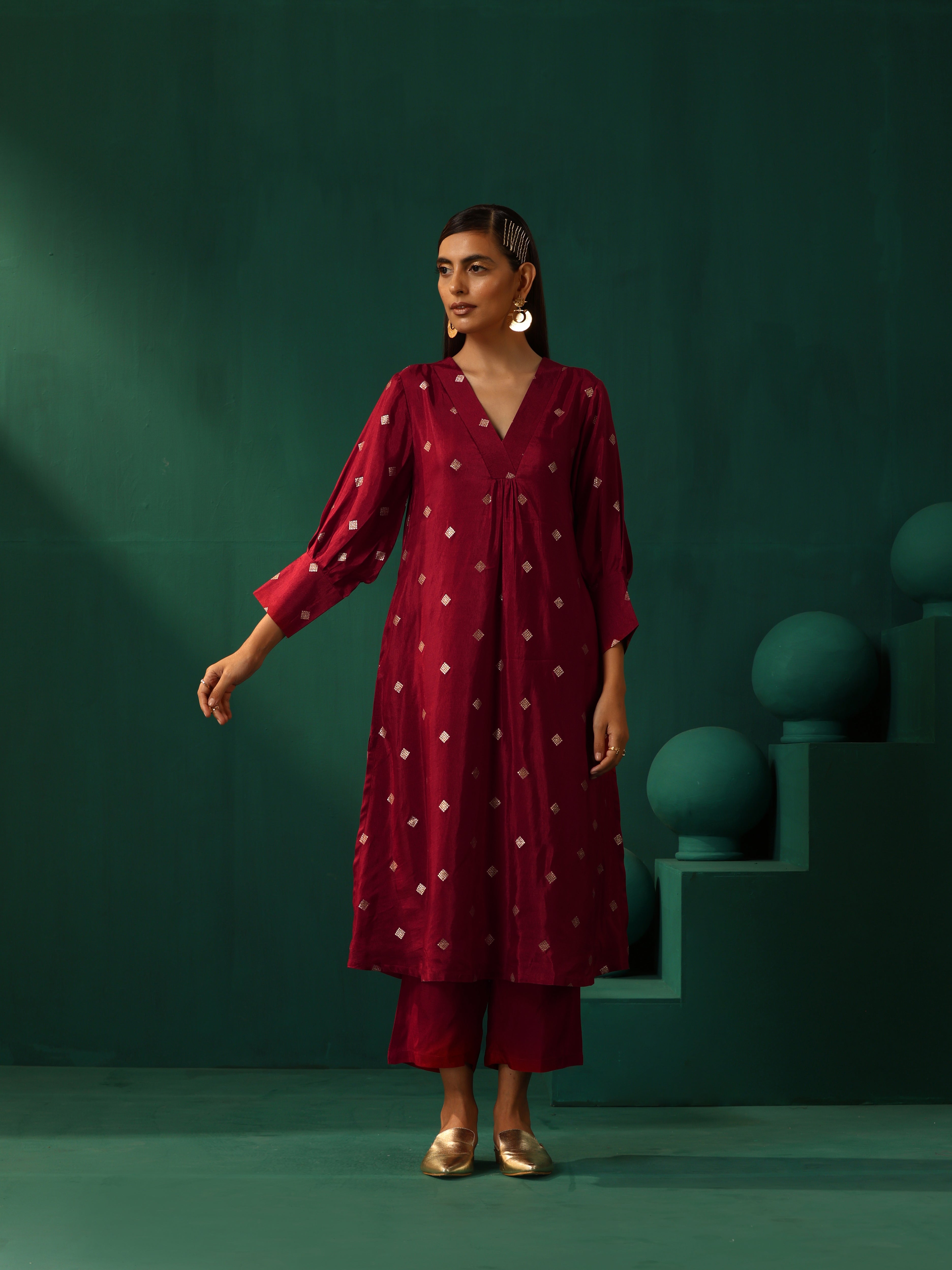 trueBrowns Maroon Diamond Viscose Silk Puff Sleeve Kurta Pant Set