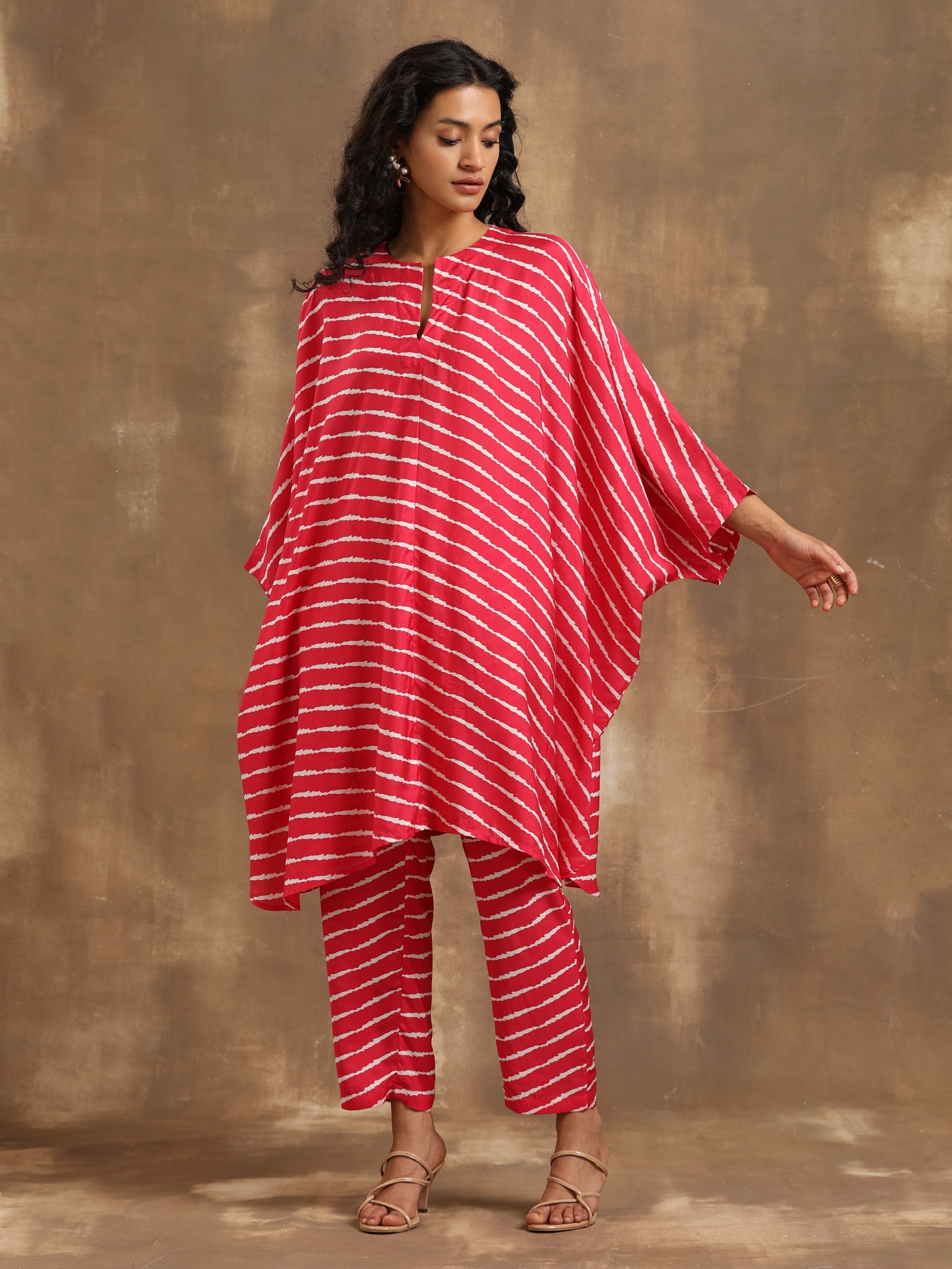 trueBrowns Pink Lehariya Printed Silk Kaftan Co-Ord Set