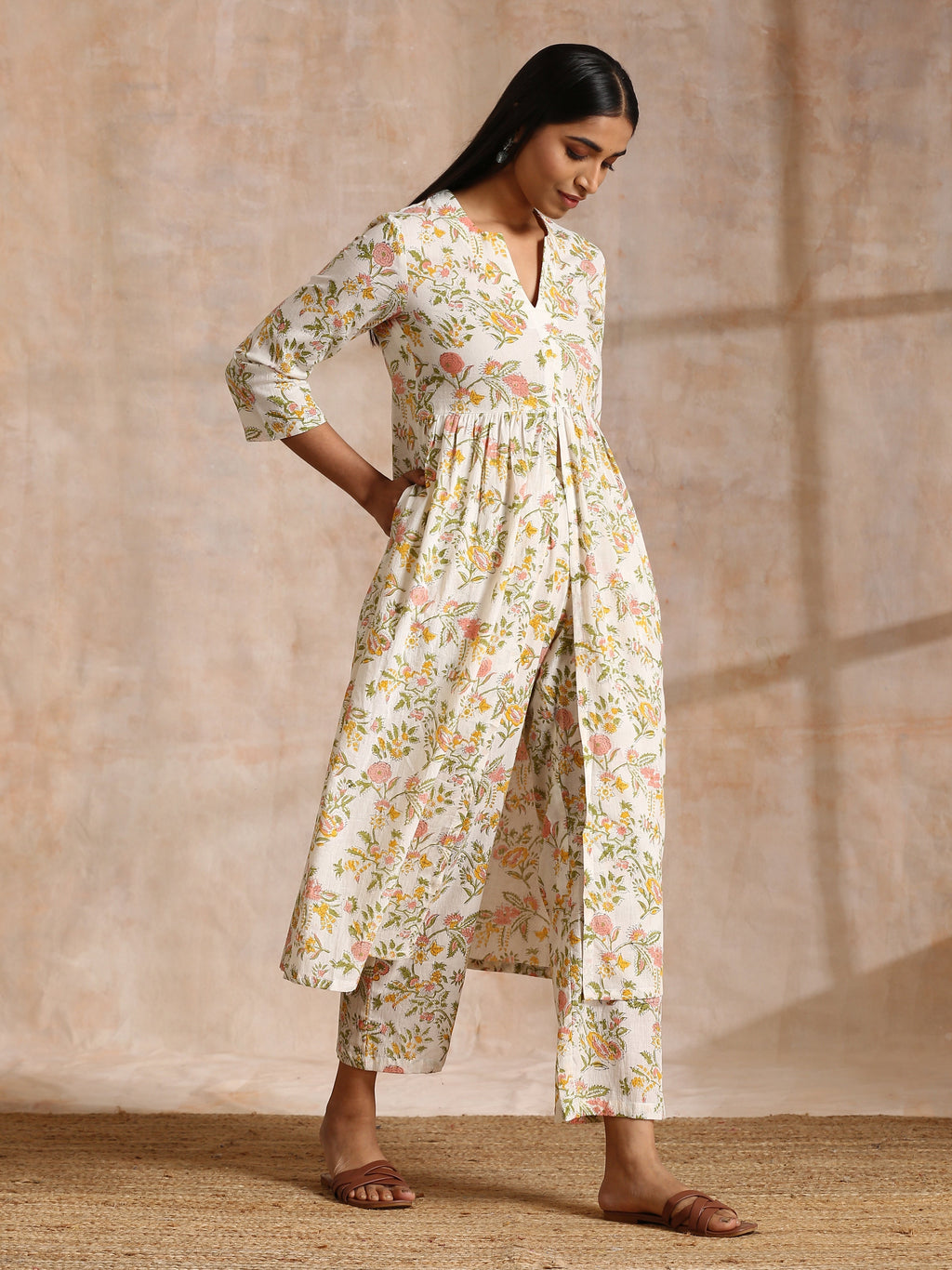 trueBrowns White Multi Color Overall Block Print Cotton Kurta Pant Set