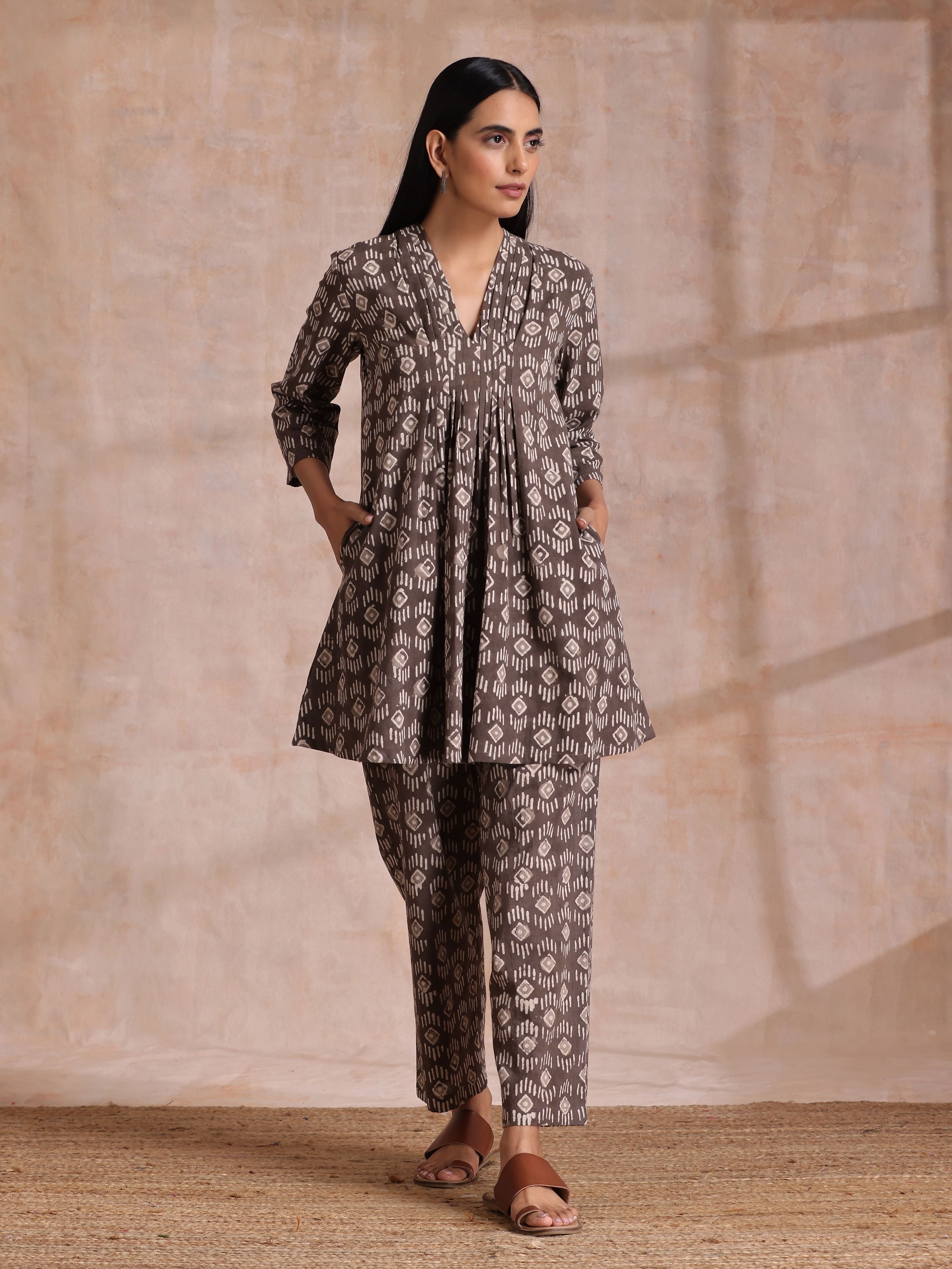 trueBrowns Clay Dabu Geometric Print Cotton Pleated Co-Ord Set