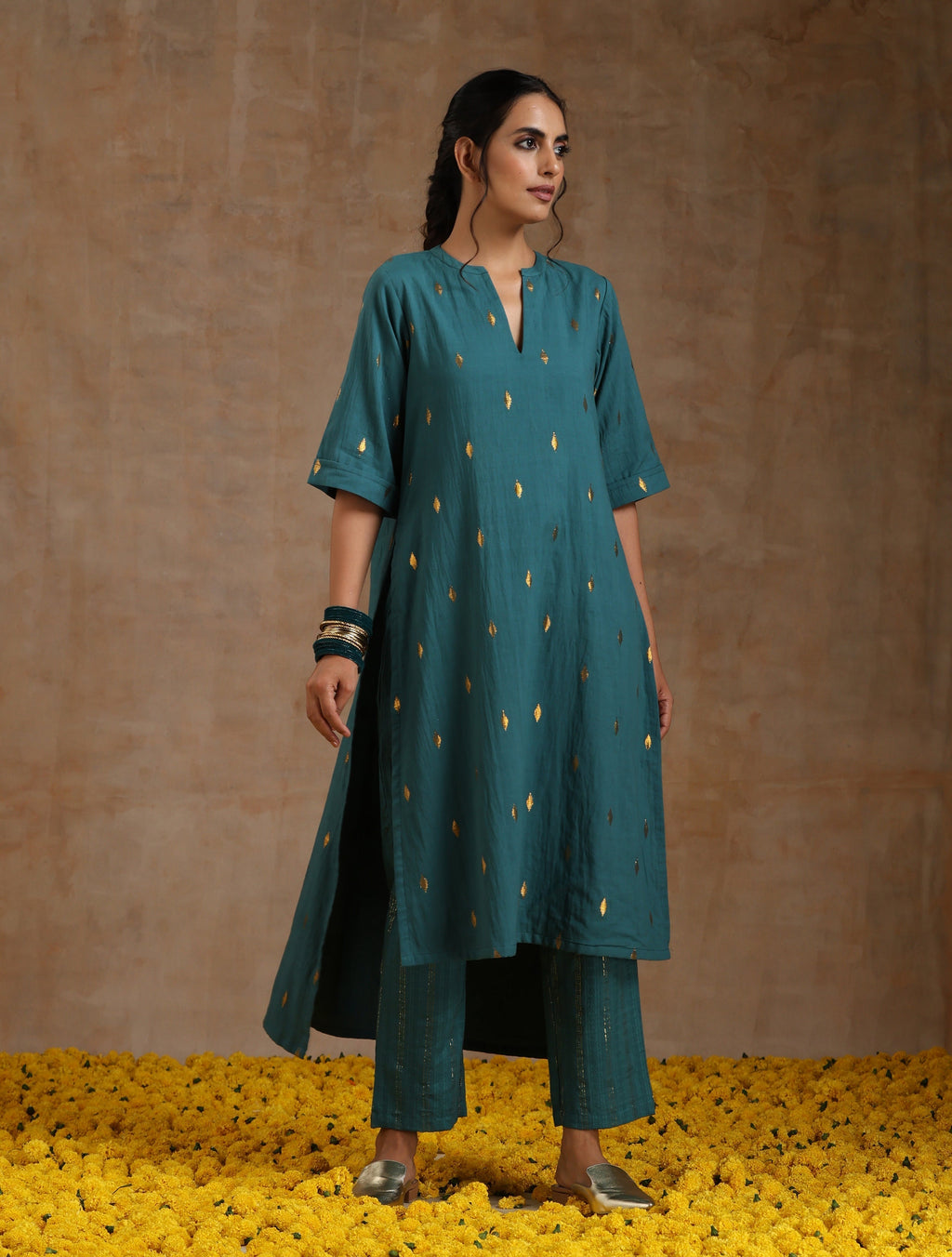 trueBrowns Deep Sea Gold Cotton Relaxed High-Low Kurta Set