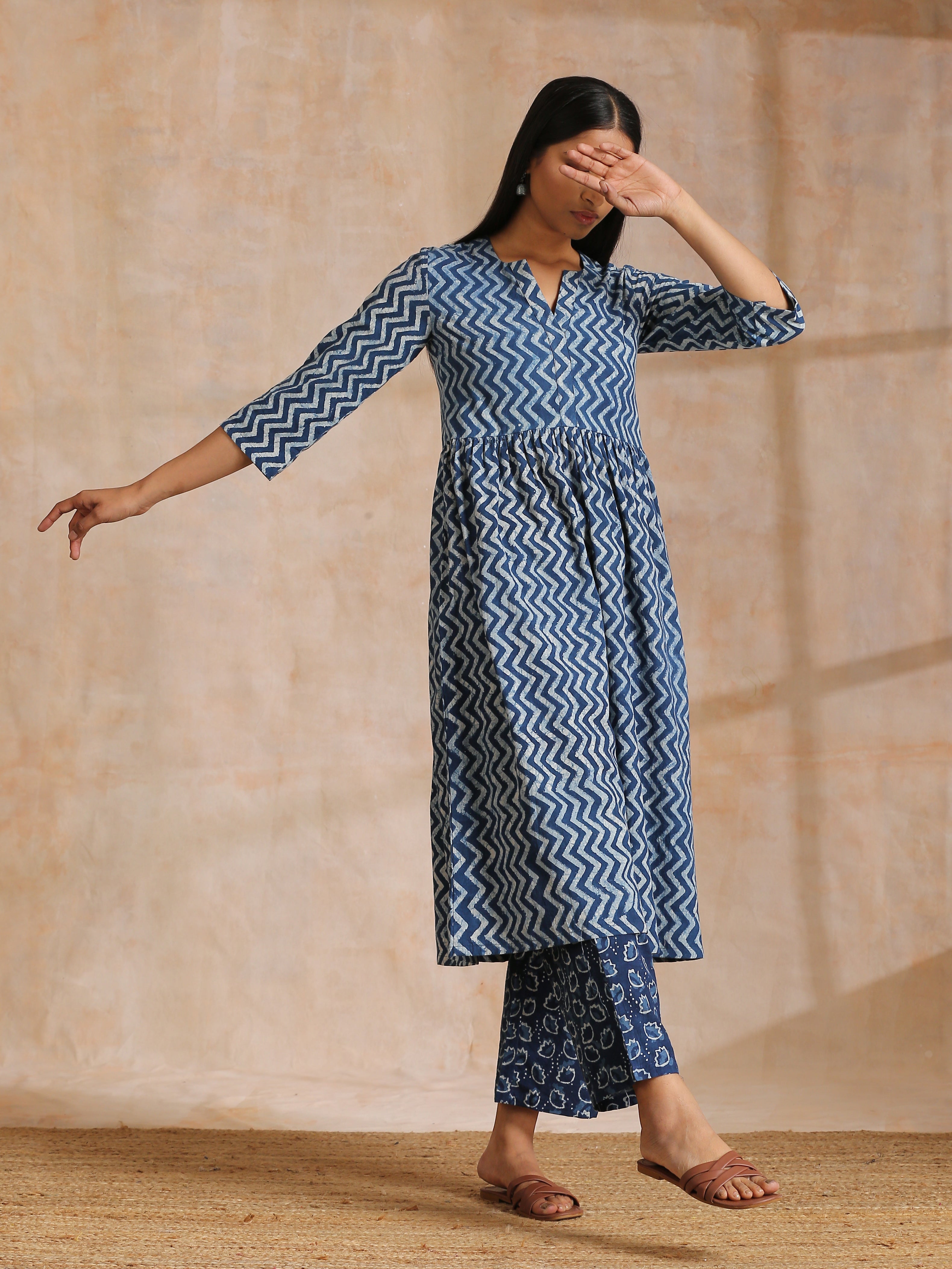 trueBrowns Indigo Dabu Zig-Zag Lines Print Cotton Flared Kurta Pant Set