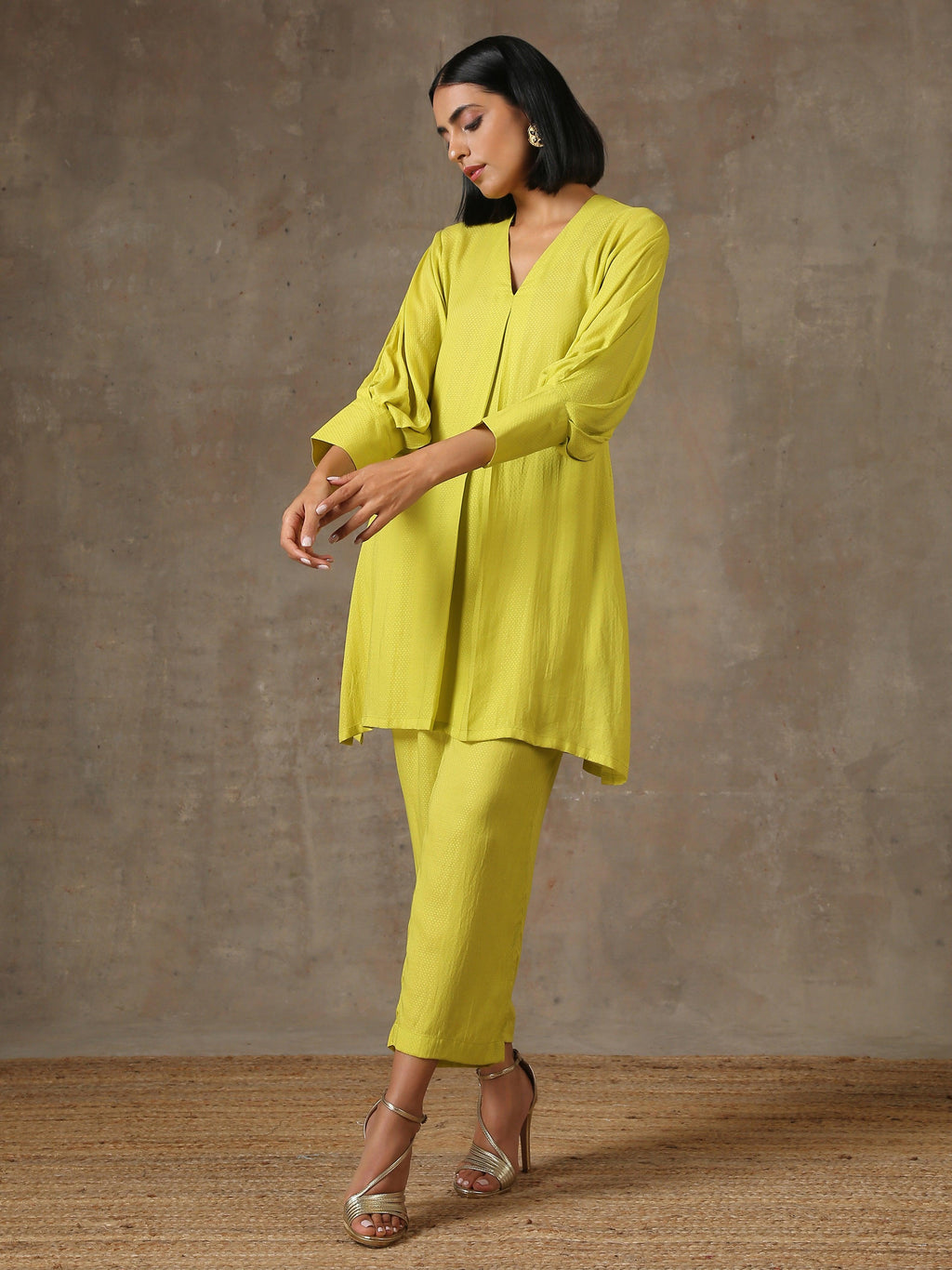 trueBrowns The Penelope - Lime Green Solid Textured Co-Ord Set