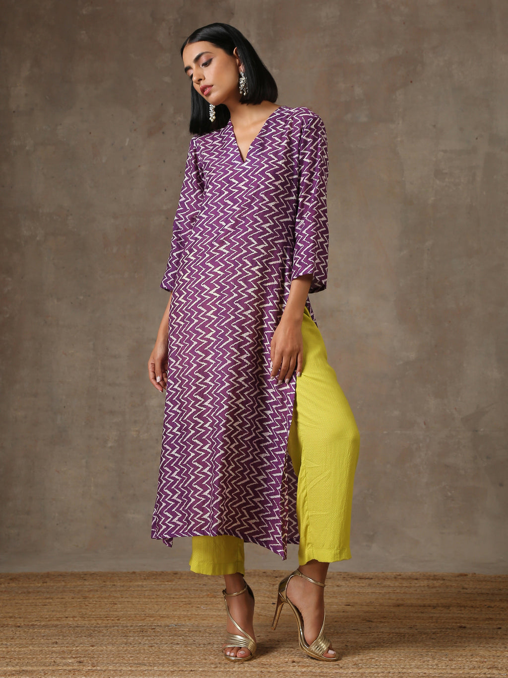 trueBrowns Purple White Lehariya Printed Silk kurta Pant Set
