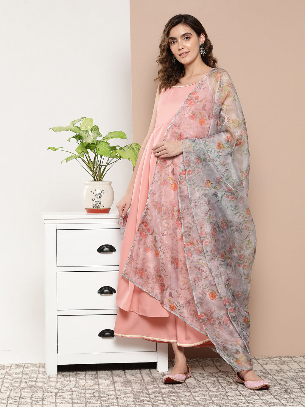 InWeave Women's Light Pink Cr Strappy Set With White Organza Dupatta