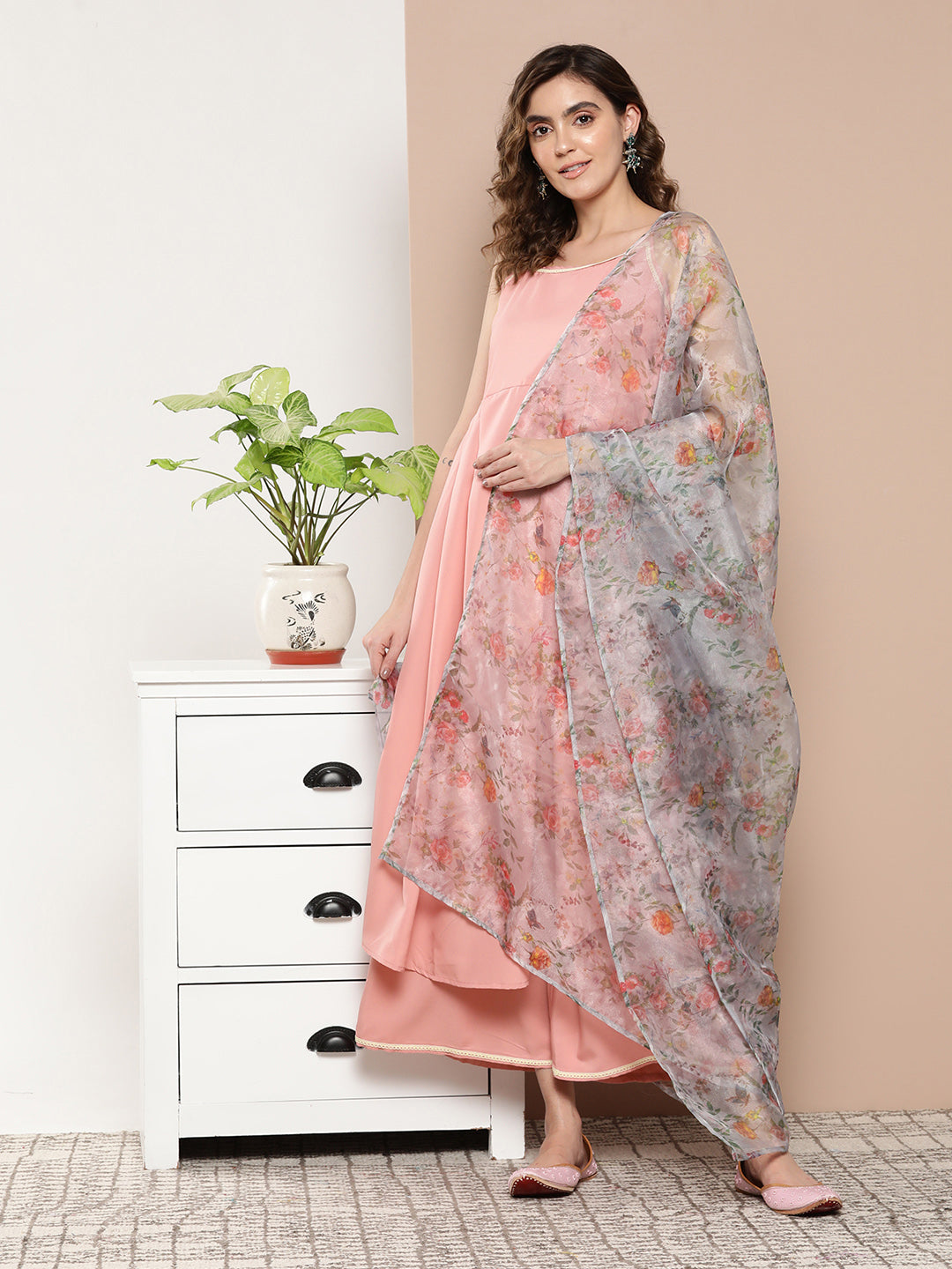 InWeave Women's Light Pink Cr Strappy Set With White Organza Dupatta