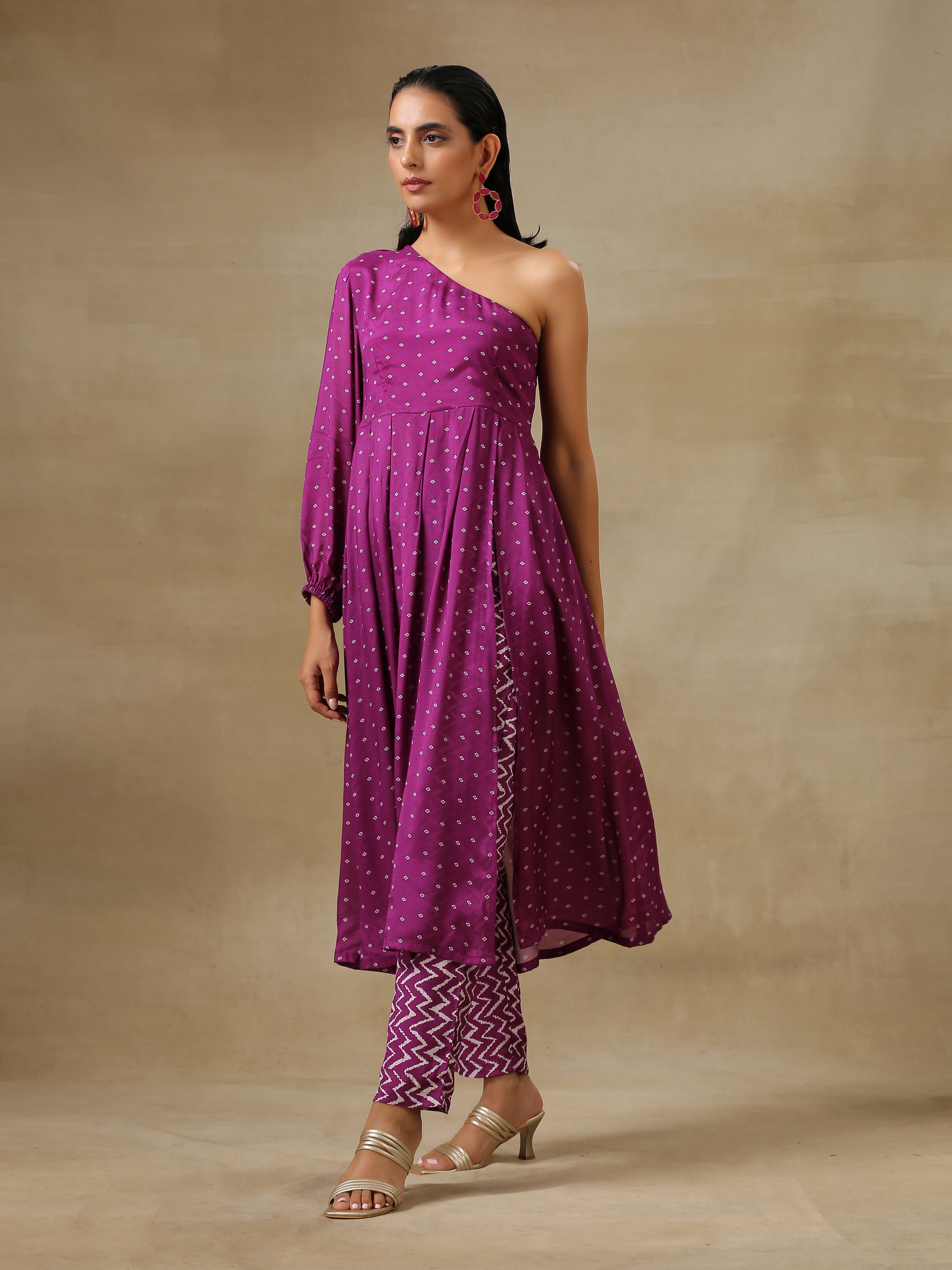 trueBrowns Purple Bandhani Printed Silk One Shoulder Kurta Pant Set