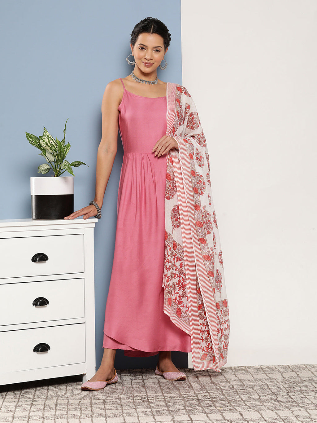 InWeave Women's Light Pink Ray Strappy Set With Red Big Floral Cotton Dupatta