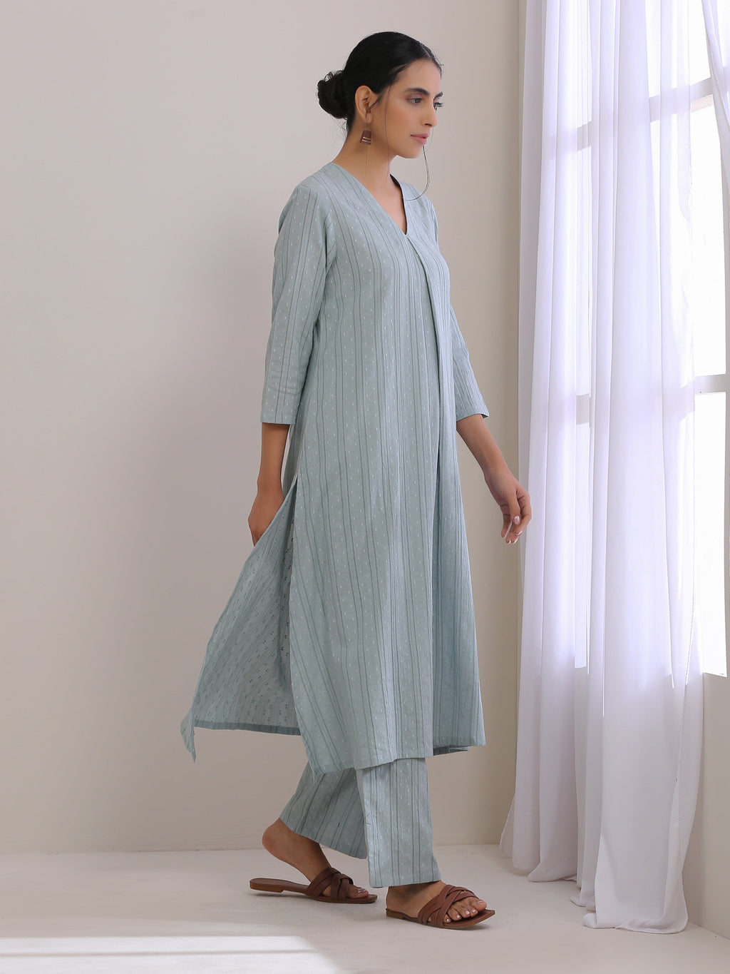 trueBrowns Eggshell Blue Dobby Neck Pleat Kurta Pant Set