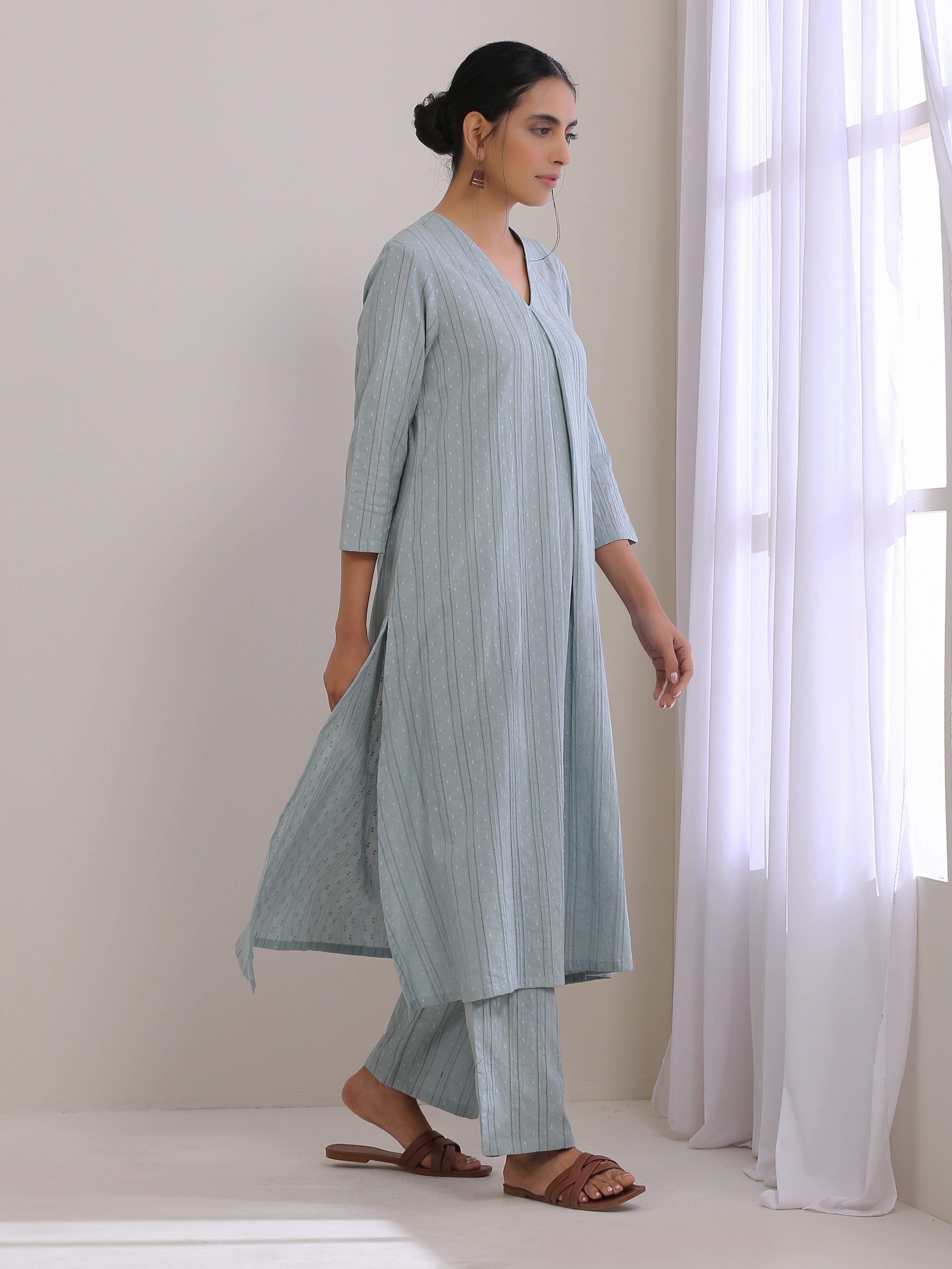 trueBrowns Eggshell Blue Dobby Neck Pleat Kurta Pant Set