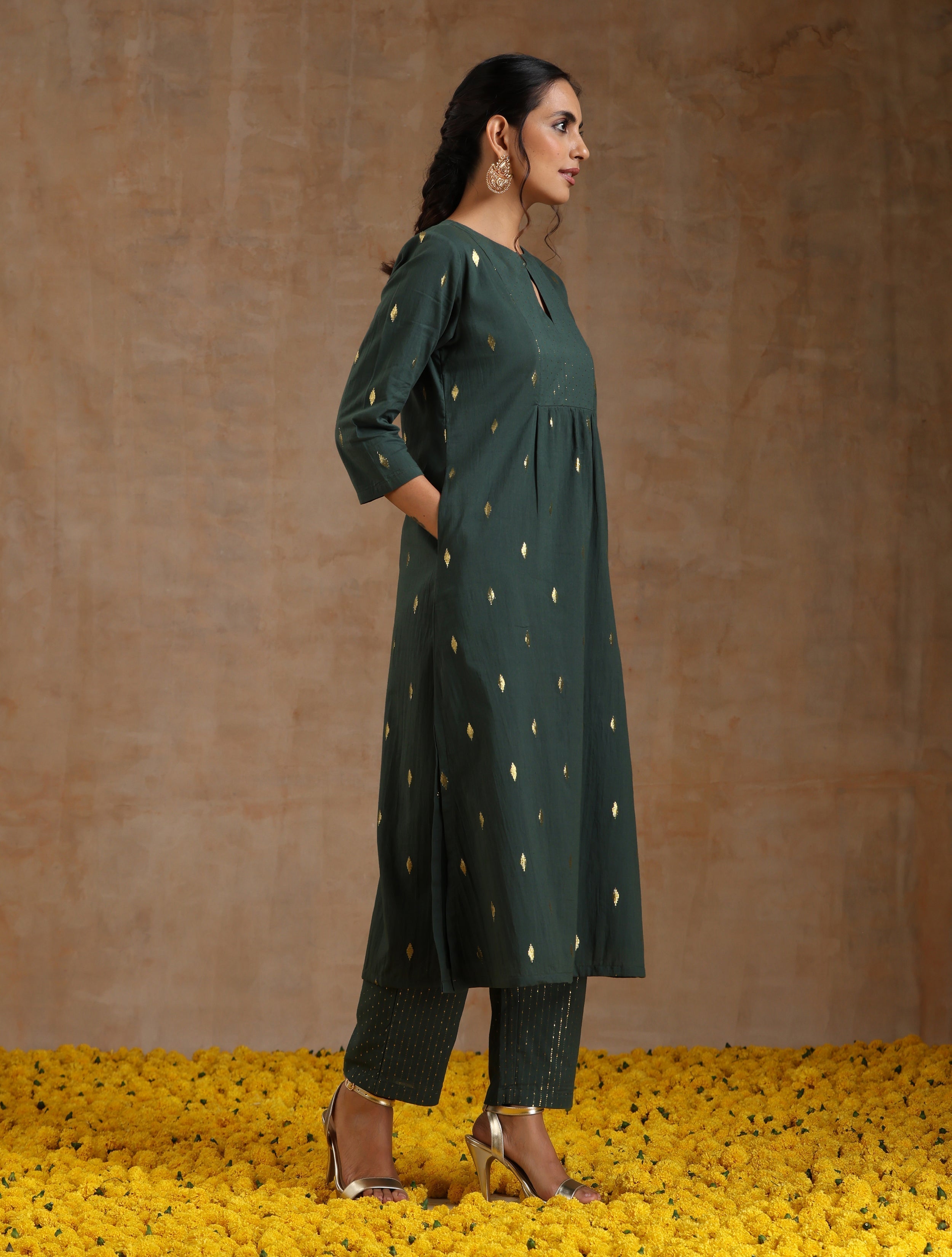 trueBrowns Dark Green Gold Cotton Yoke Kurta Set