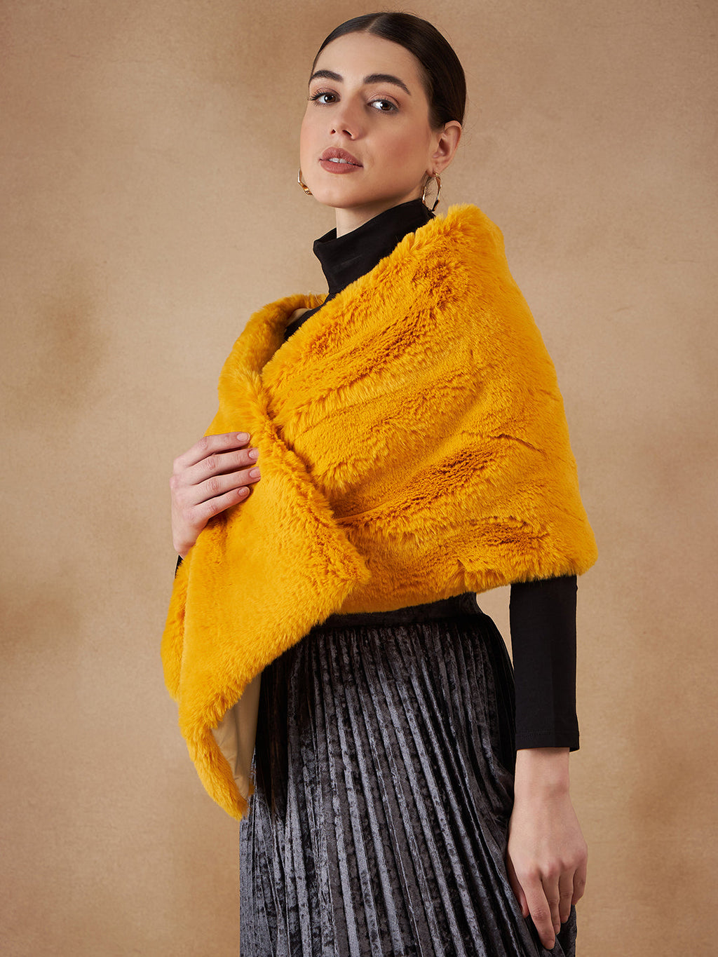 InWeave Women's Yellow Long Faux Fur Cape
