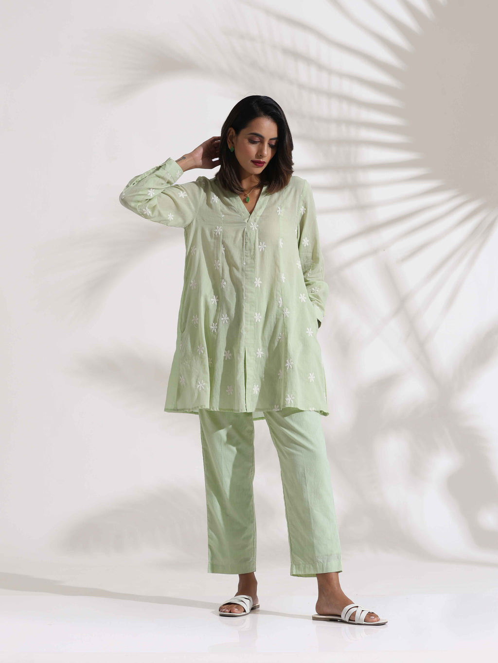trueBrowns Green Cotton Floral Embroidered Co-ord Set