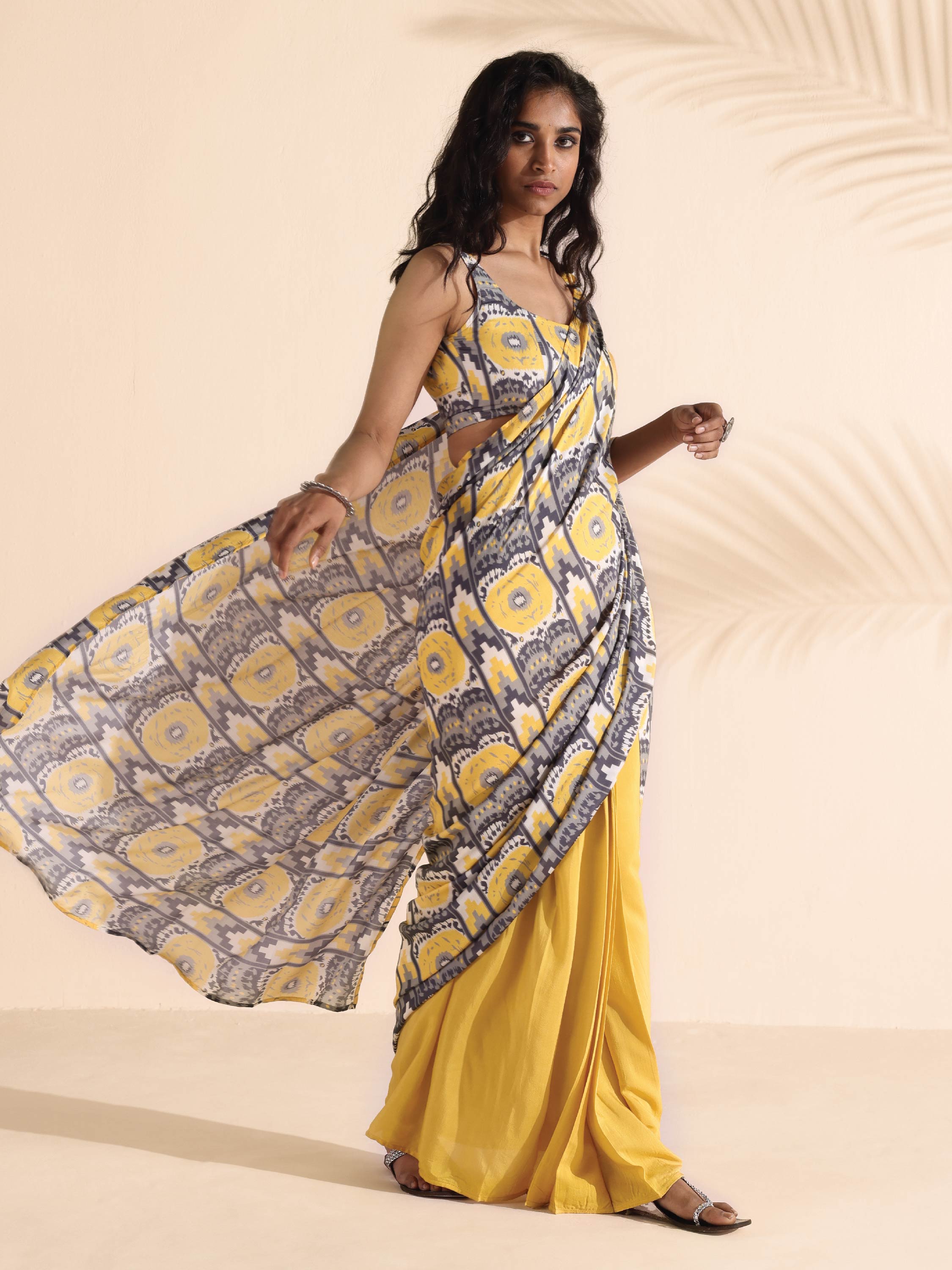 trueBrowns Yellow Muslin Ikat Ready to Wear Saree