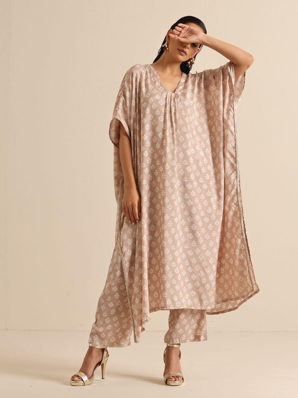 trueBrowns Beige White Floral Silk Print Kaftan Pant Set