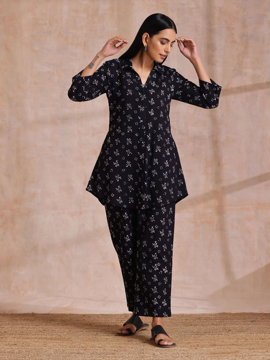trueBrowns Black White Floral Print Cotton Collar Short Co-Ord Set