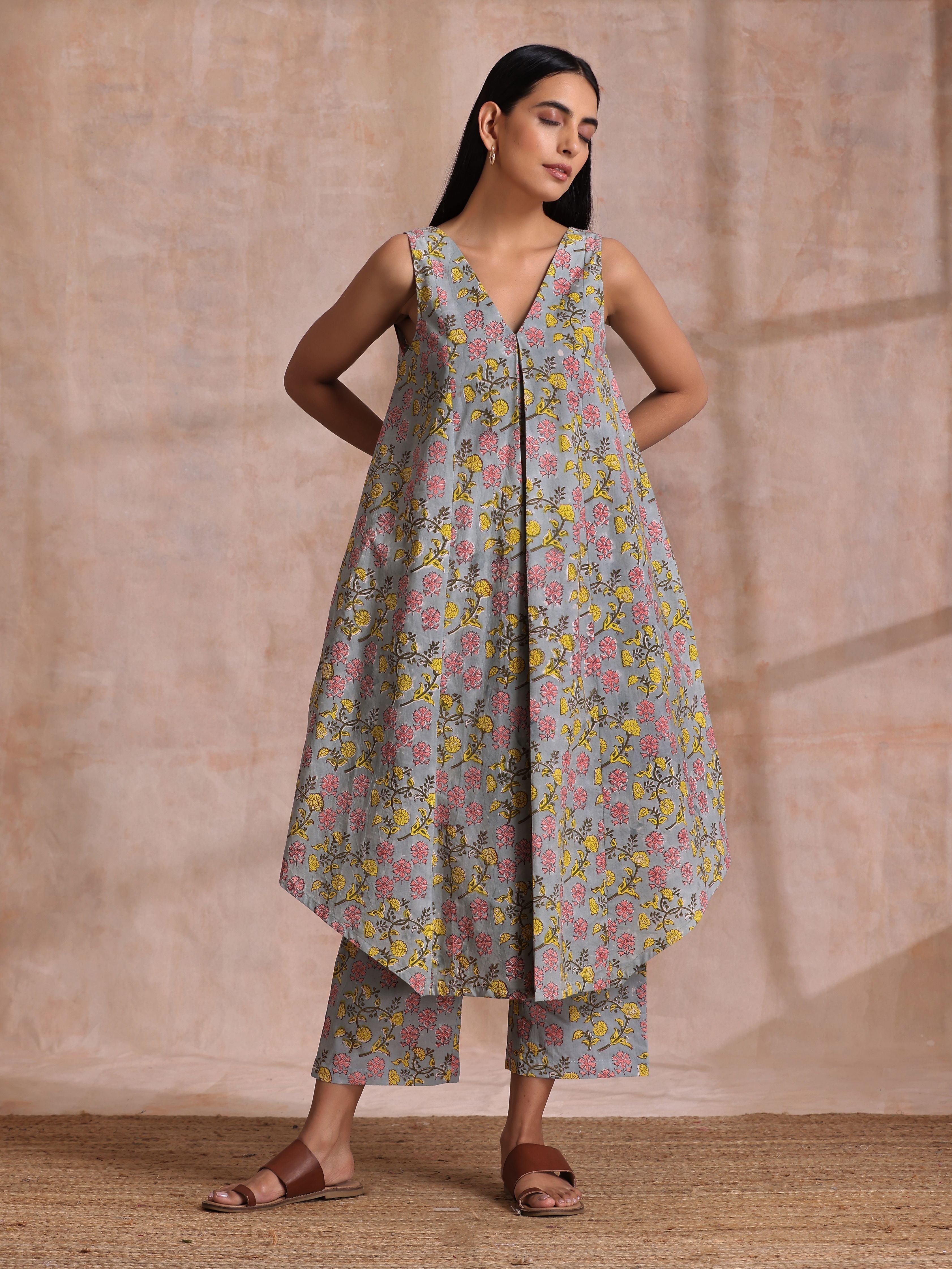 trueBrowns Grey Overall Floral Block Print Cotton Sleeveless Flared Kurta Pant Set