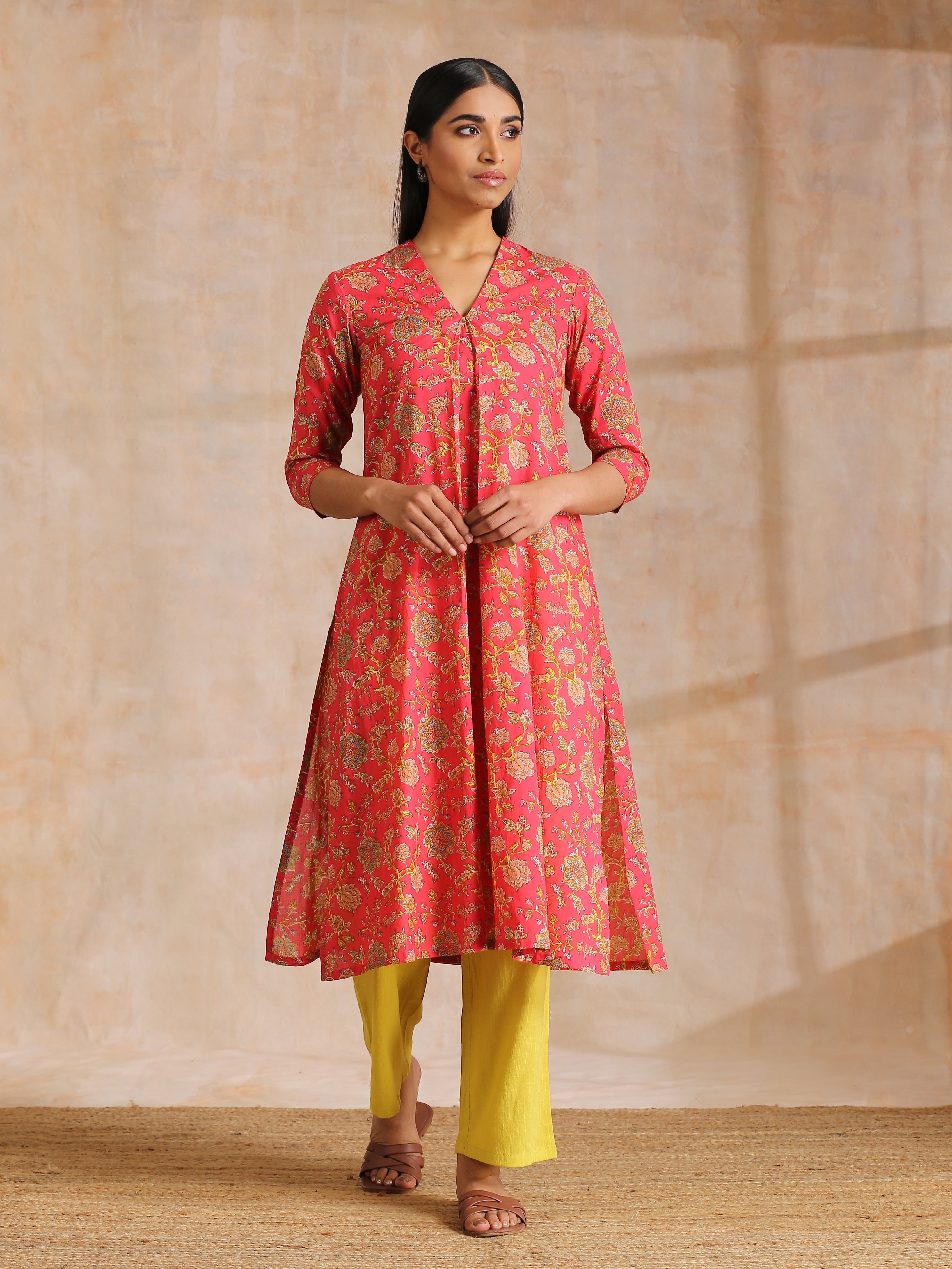 trueBrowns Flamingo Pink Overall Floral Block Print Cotton Slit Kurta Pant Set