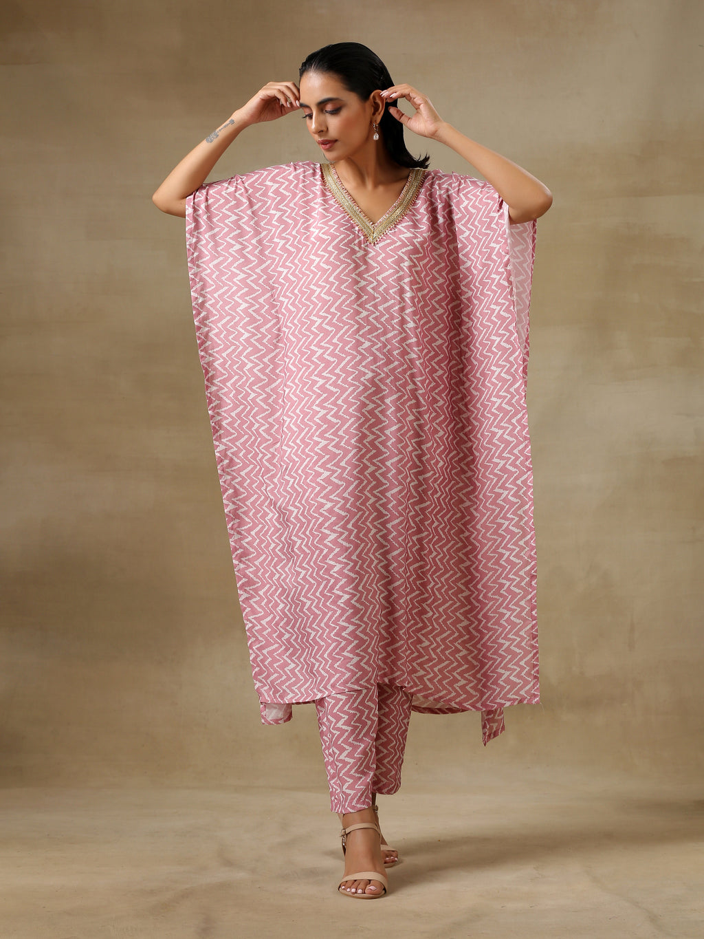 trueBrowns Light Mauve Bandhani Printed Silk Kaftan Kurta Pant Set