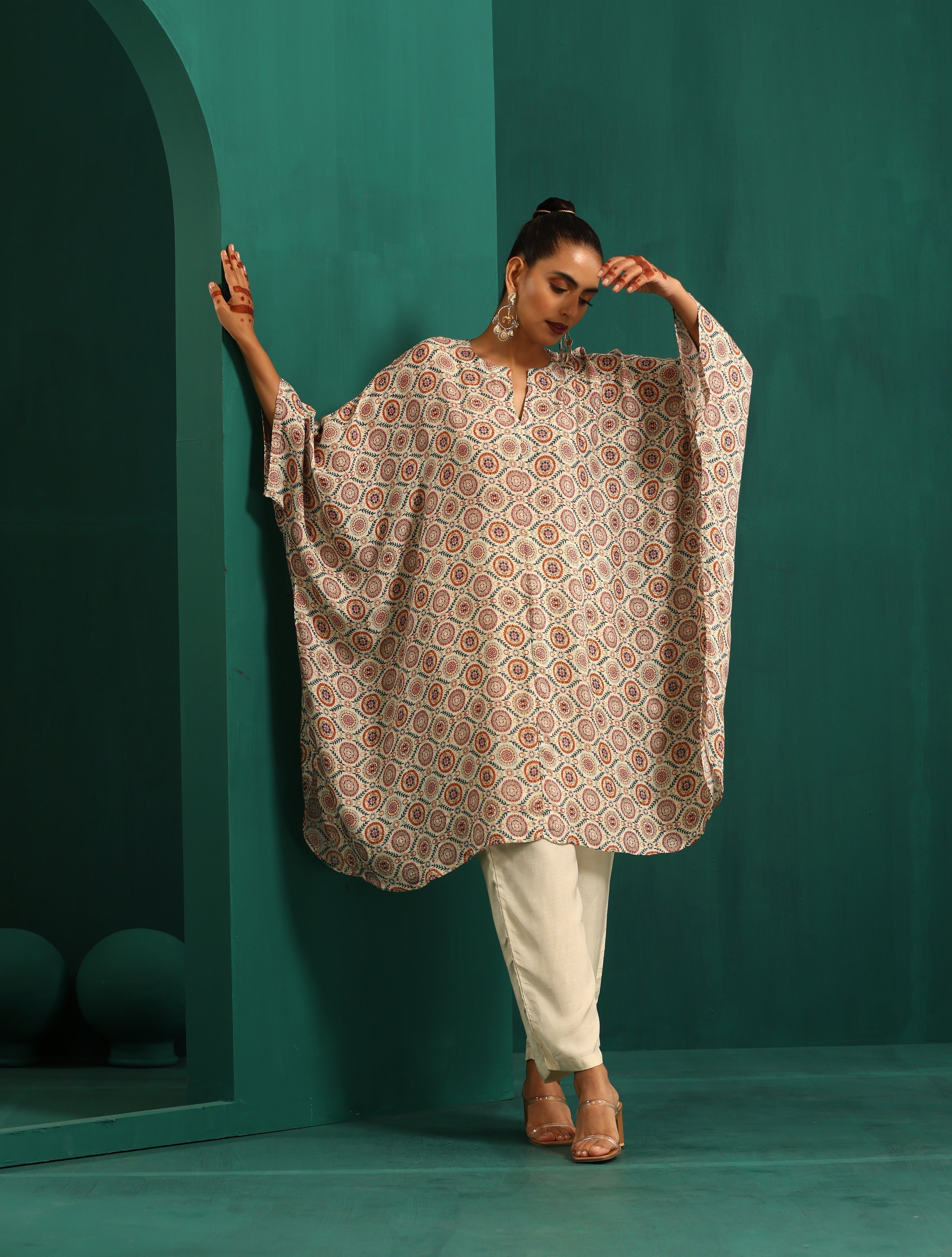 trueBrowns Off White Circle Floral Muslin Silk Printed Kaftan Pant Set