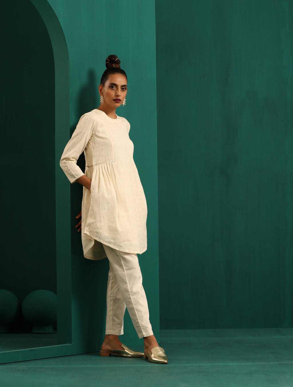 trueBrowns Ivory Tonal Cotton Side Gathers Co-ord Set