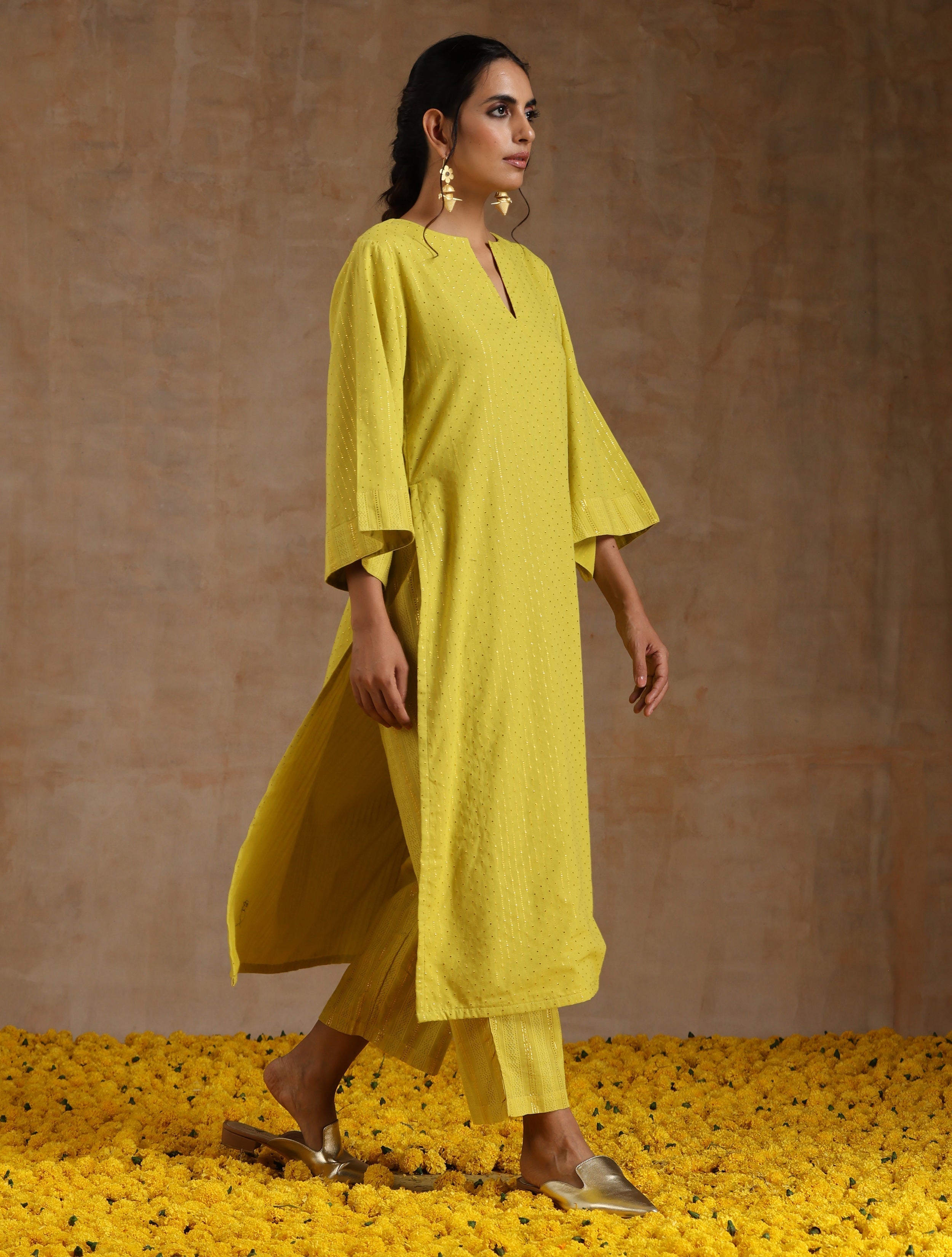 trueBrowns Lime Gold Cotton Relax High Slit Kurta Set