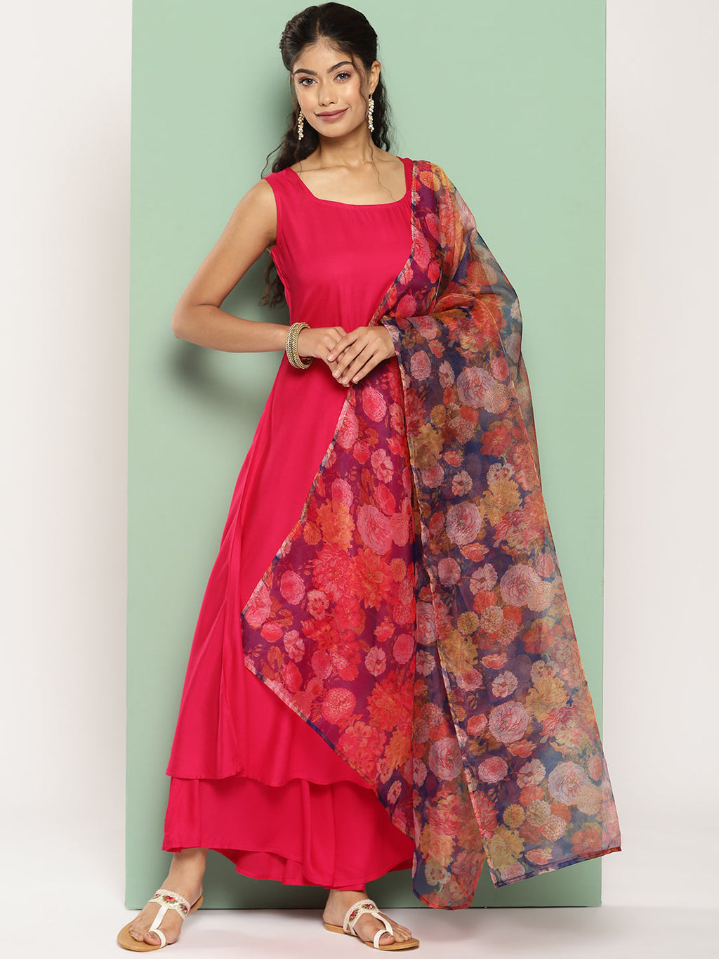 InWeave Women's Fuchsia Sleeveless Kurta Set W Navy Floral Or Dupatta
