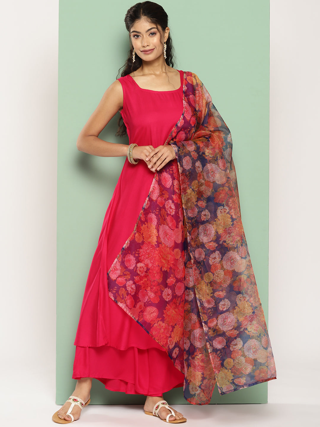 InWeave Women's Fuchsia Sleeveless Kurta Set W Navy Floral Or Dupatta