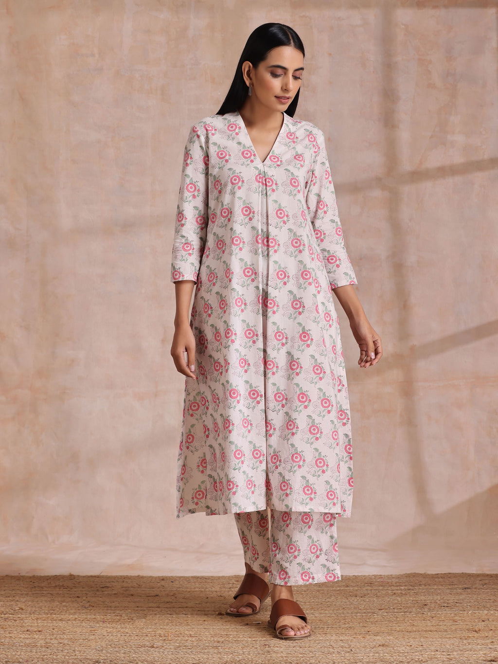trueBrowns Pink Green Buta On White Block Print Cotton Slit Kurta Pant Set
