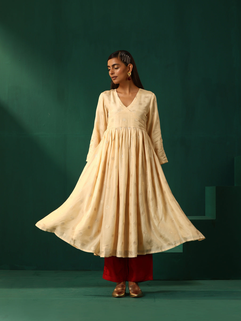 trueBrowns Ivory Geometric Floral Viscose Silk Anarkali Kurta Pant Set