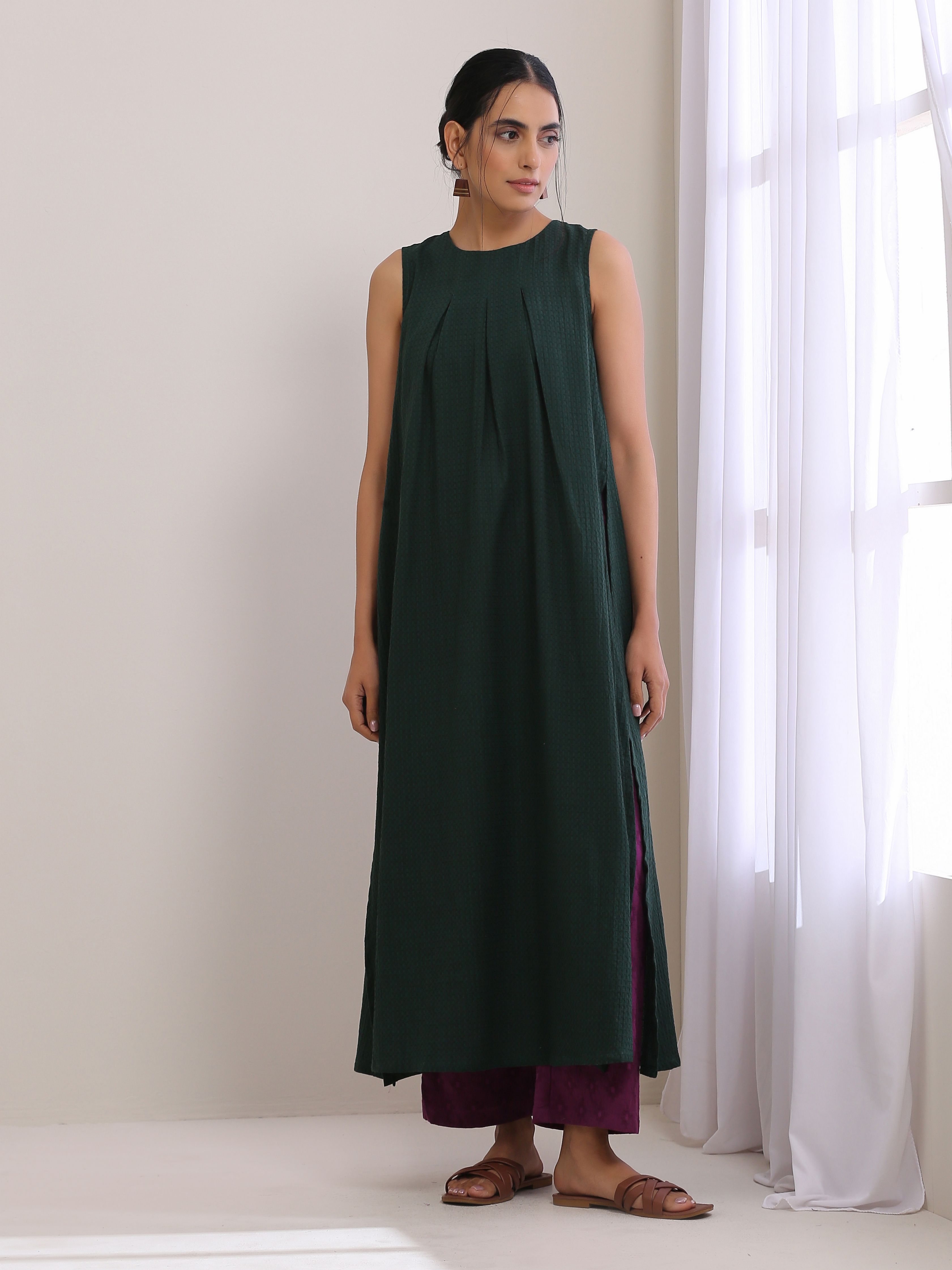 trueBrowns Dark Green Dobby Sleeveless Kurta Pant Set