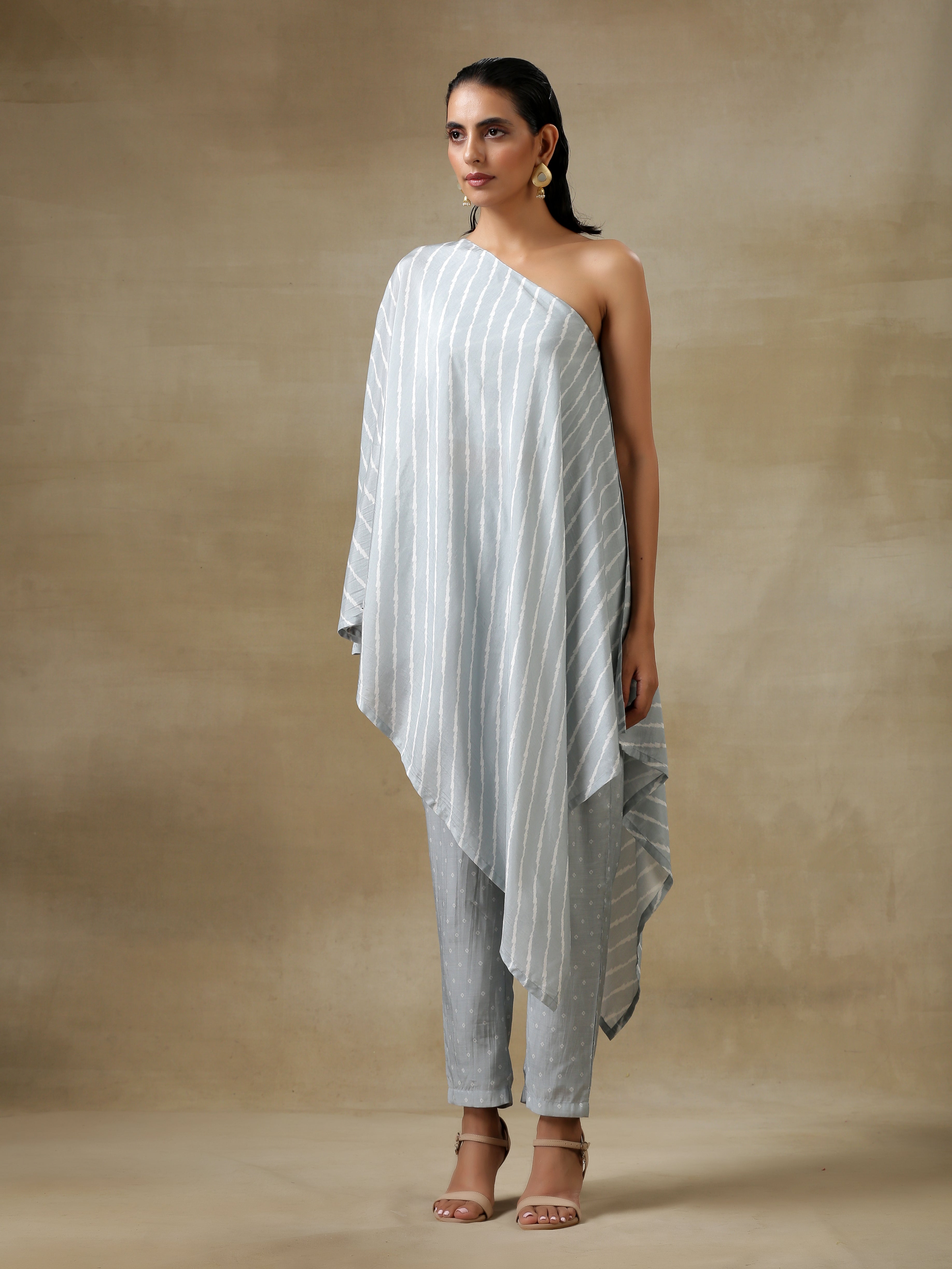 trueBrowns Grey Bandhani Printed Silk One-Shoulder Kurta Pant Set